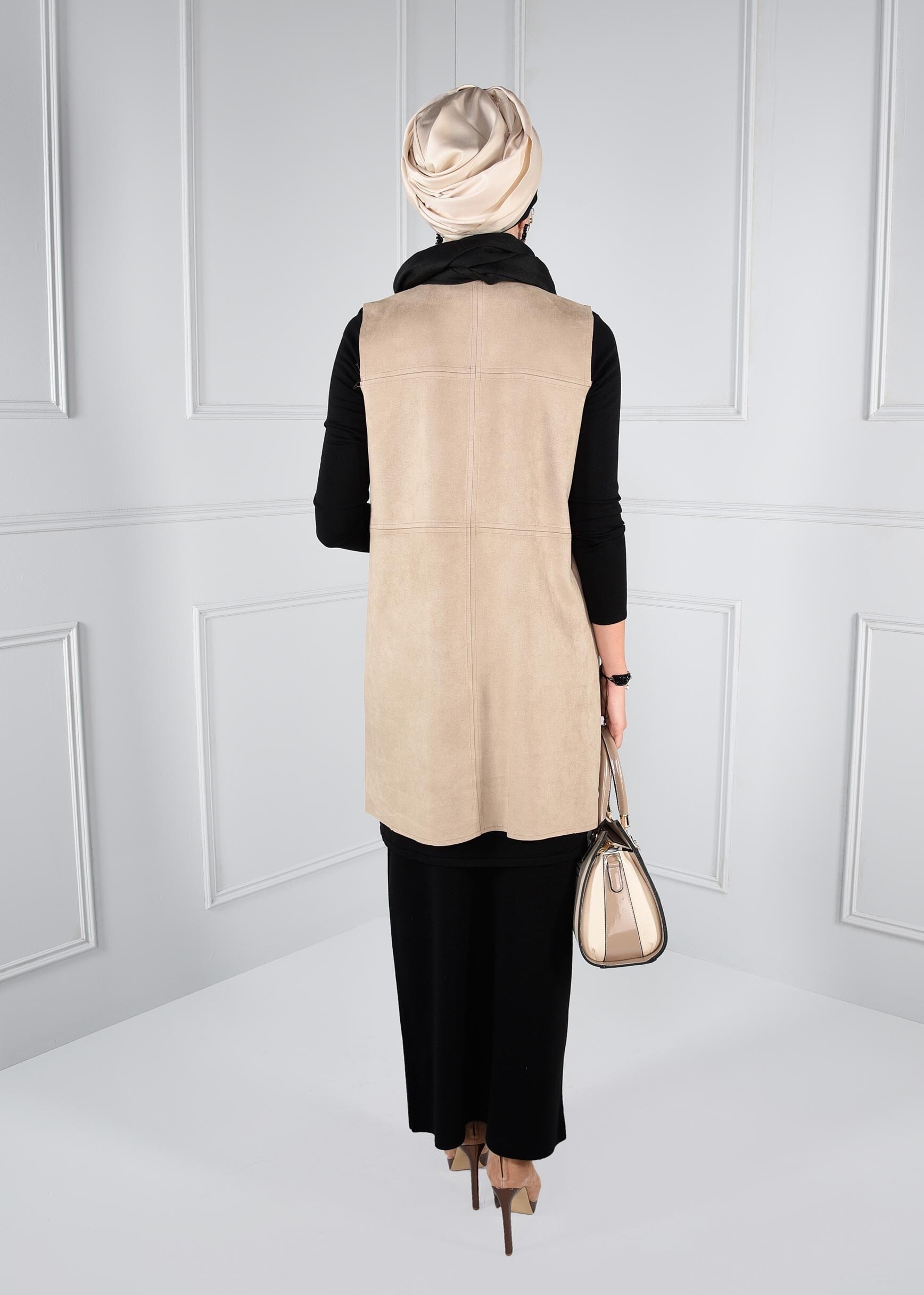 Tesettür giyim BEJ ÇITÇITLI CEPLİ SÜET YELEK 4704