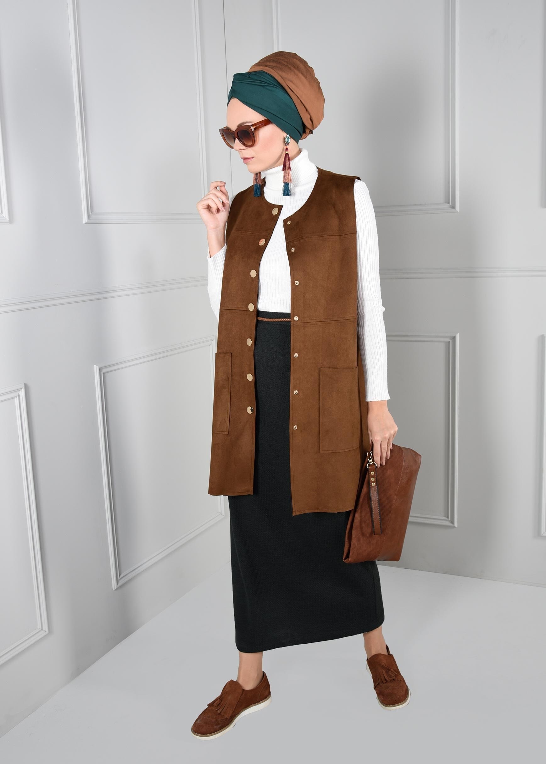 Tesettür giyim KAHVE ÇITÇITLI CEPLİ SÜET YELEK 4704