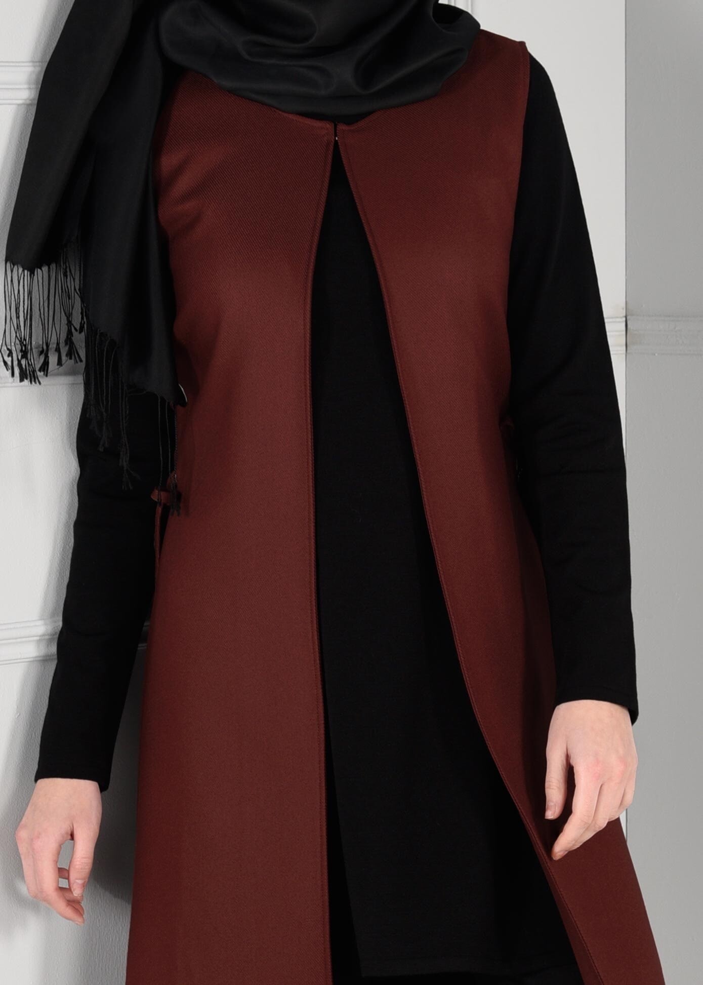 Tesettür giyim TURUNCU YANLARI YIRTMAÇLI KUŞ GÖZÜ DETAYLI YELEK 4709