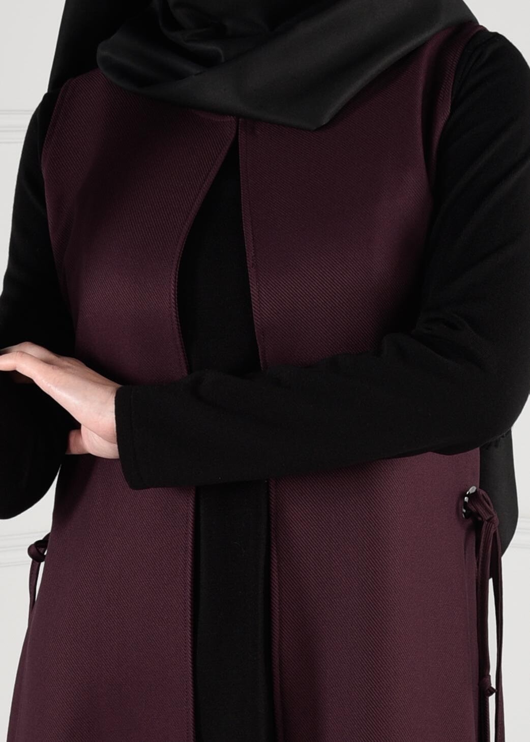 Tesettür giyim MÜRDÜM YANLARI YIRTMAÇLI KUŞ GÖZÜ DETAYLI YELEK 4709