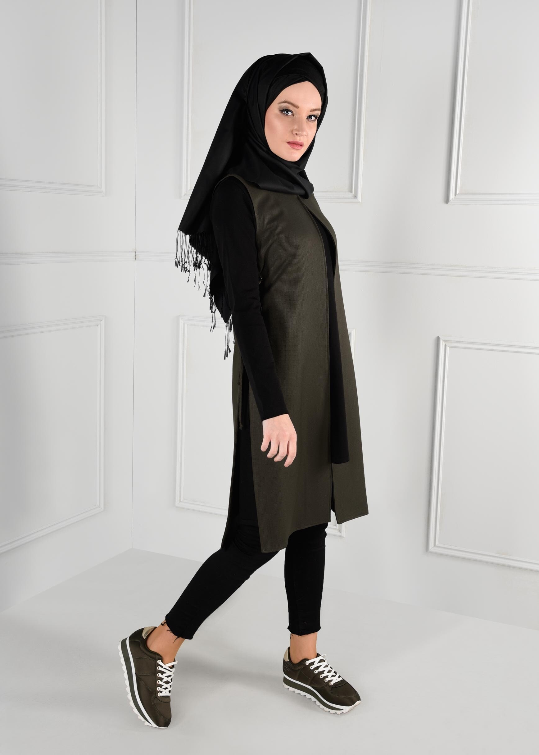 Tesettür giyim HAKİ YANLARI YIRTMAÇLI KUŞ GÖZÜ DETAYLI YELEK 4709