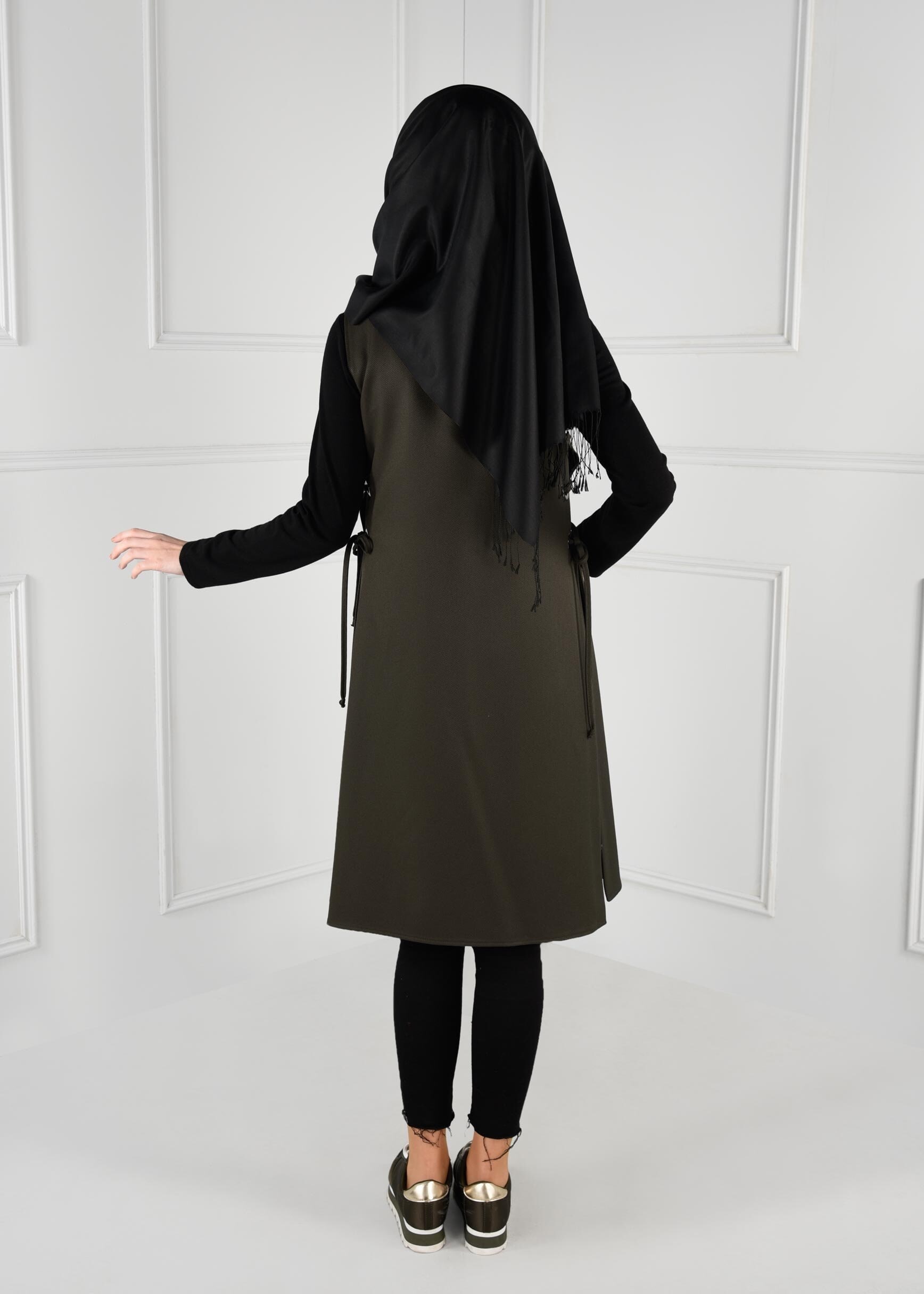 Tesettür giyim HAKİ YANLARI YIRTMAÇLI KUŞ GÖZÜ DETAYLI YELEK 4709