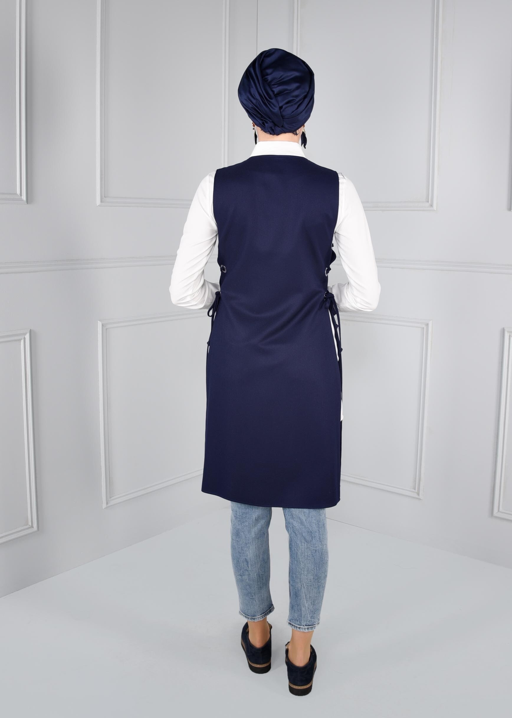 Tesettür giyim LACİVERT YANLARI YIRTMAÇLI KUŞ GÖZÜ DETAYLI YELEK 4709