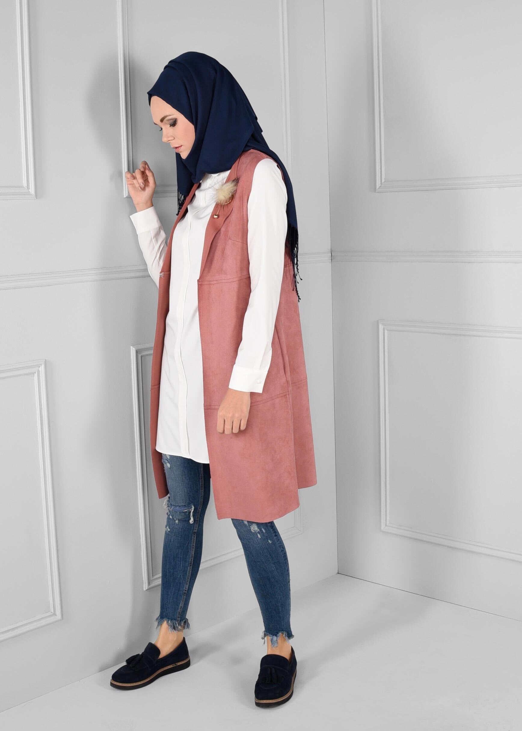 Tesettür giyim PUDRA BROŞ DETAYLI SÜET YELEK 4728