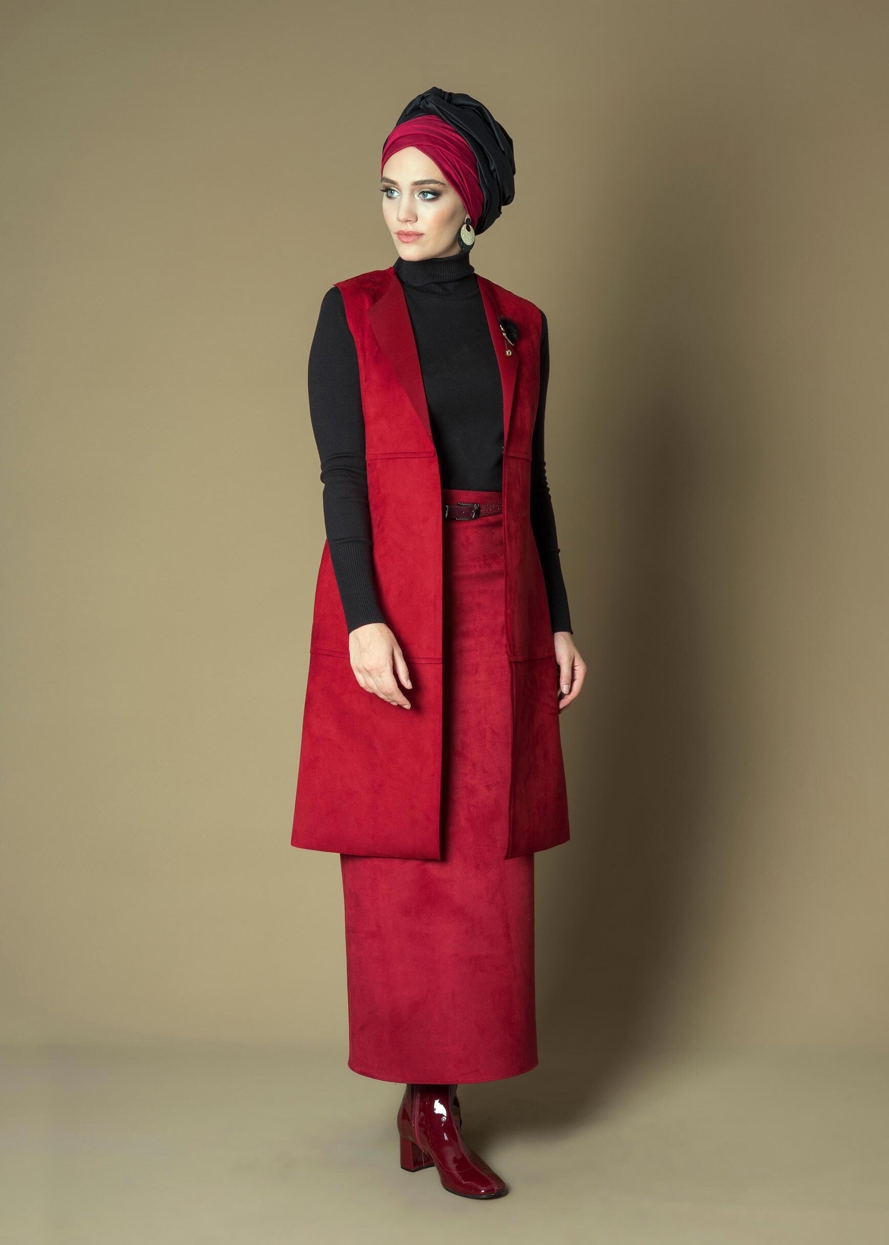 Tesettür giyim BORDO BROŞ DETAYLI SÜET YELEK 4728