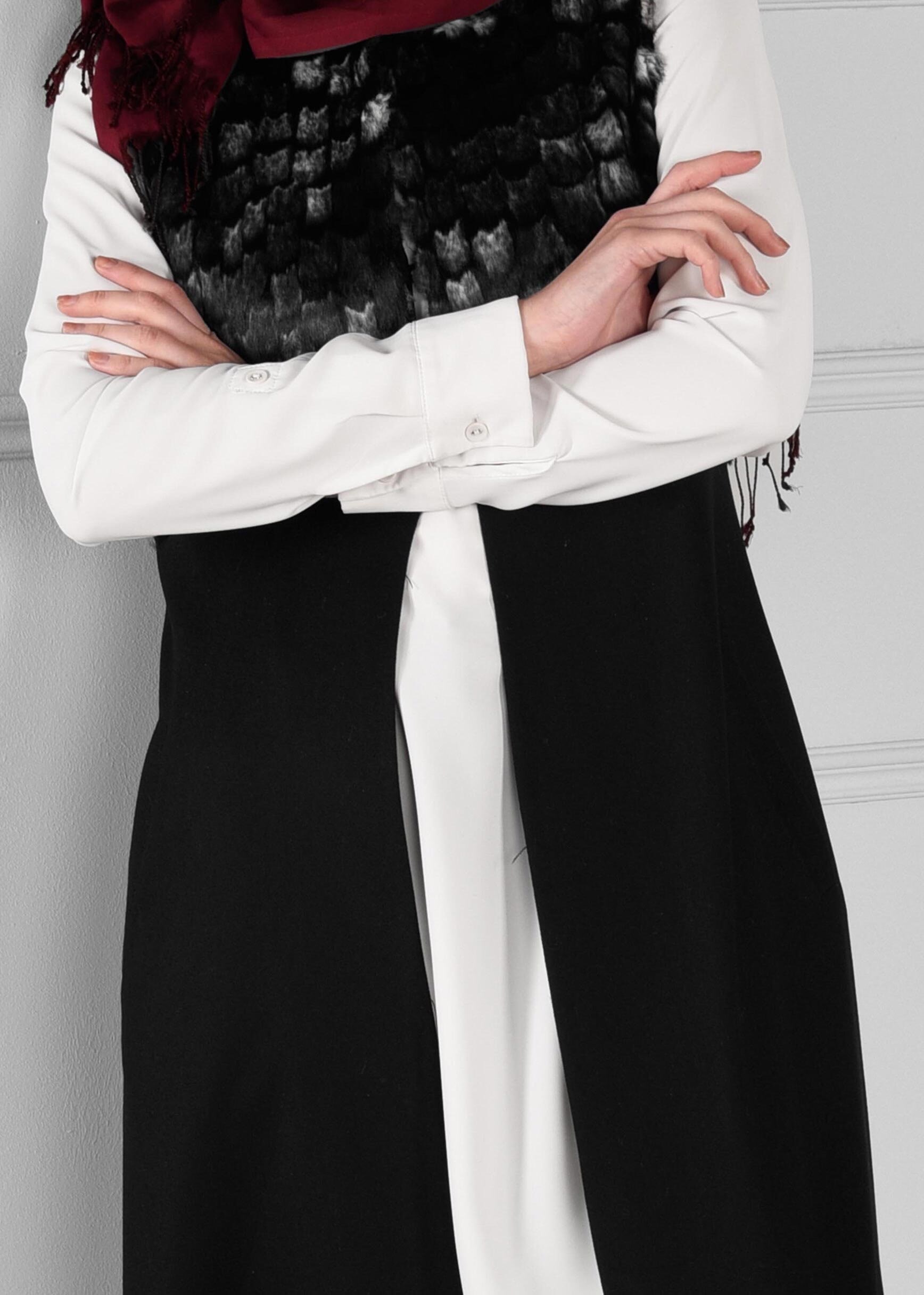 Tesettür giyim SİYAH ÜST KISMI KÜRKLÜ YELEK 4730