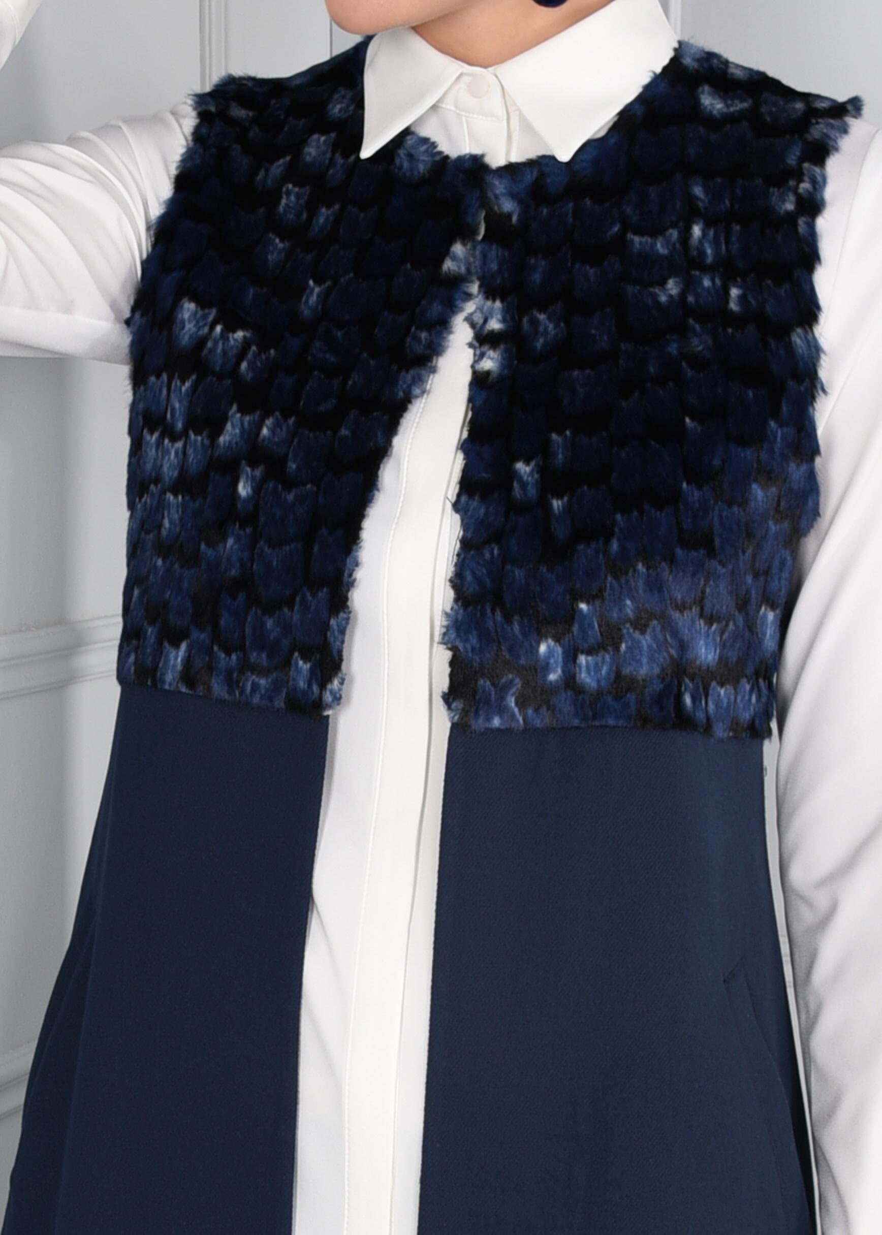 Tesettür giyim LACİVERT ÜST KISMI KÜRKLÜ YELEK 4730