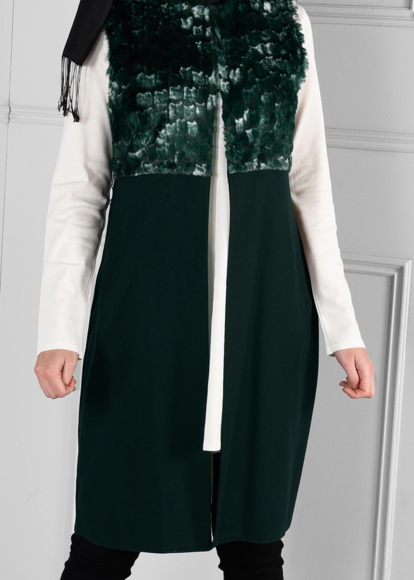 Tesettür giyim YEŞİL ÜST KISMI KÜRKLÜ YELEK 4730