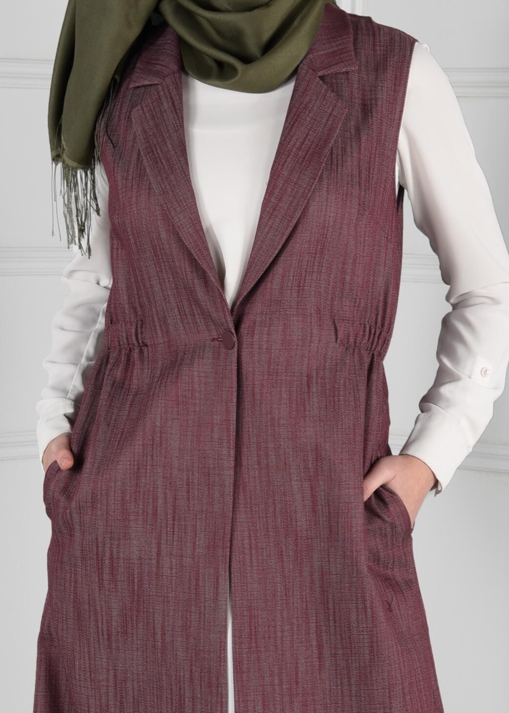 Tesettür giyim BORDO BELİ LASTİKLİ SIRTI NAKIŞ İŞLEMELİ DÜĞMELİ YELEK 4749