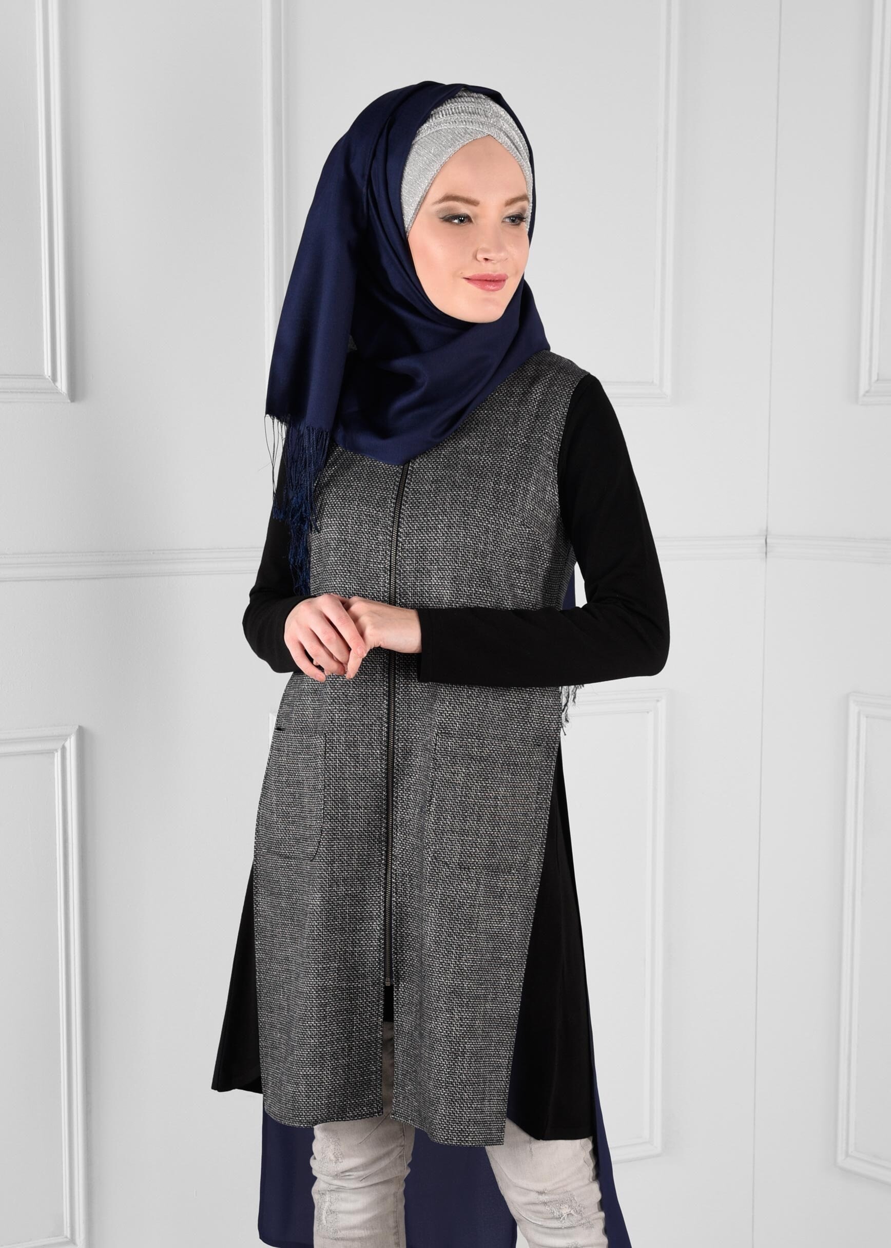 Tesettür giyim LACİVERT YANLARI YIRTMAÇLI ASİMETRİK KESİM CEPLİ YELEK 4756