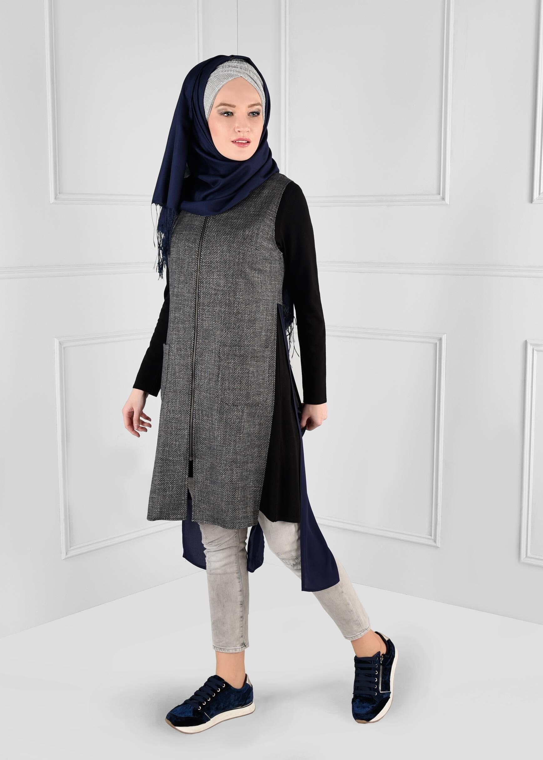 Tesettür giyim LACİVERT YANLARI YIRTMAÇLI ASİMETRİK KESİM CEPLİ YELEK 4756