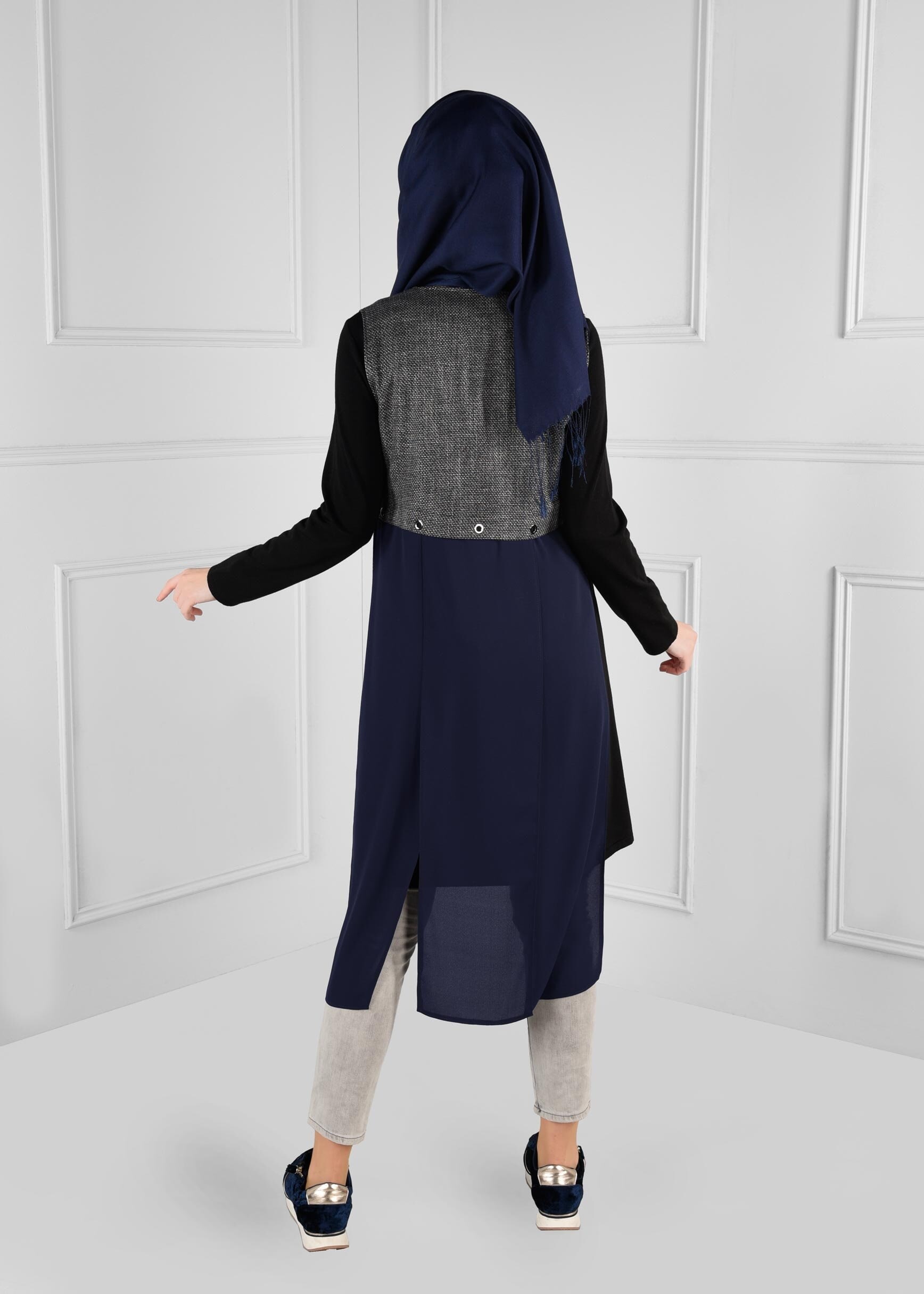 Tesettür giyim LACİVERT YANLARI YIRTMAÇLI ASİMETRİK KESİM CEPLİ YELEK 4756