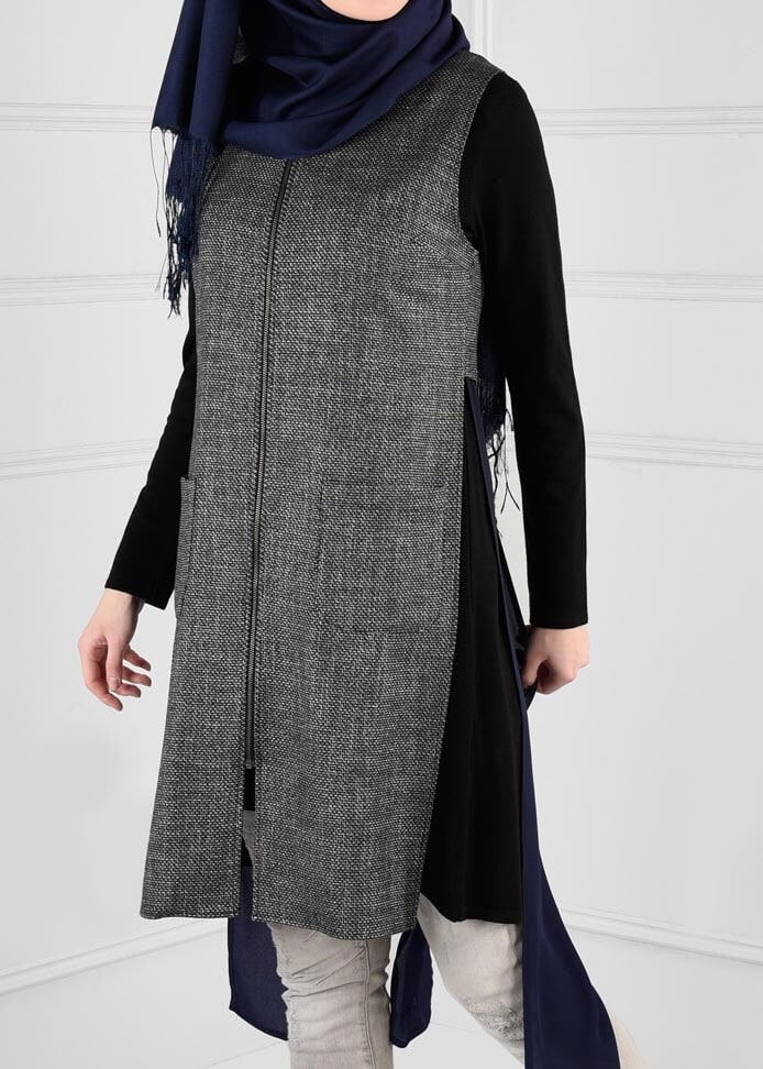 Tesettür giyim LACİVERT YANLARI YIRTMAÇLI ASİMETRİK KESİM CEPLİ YELEK 4756
