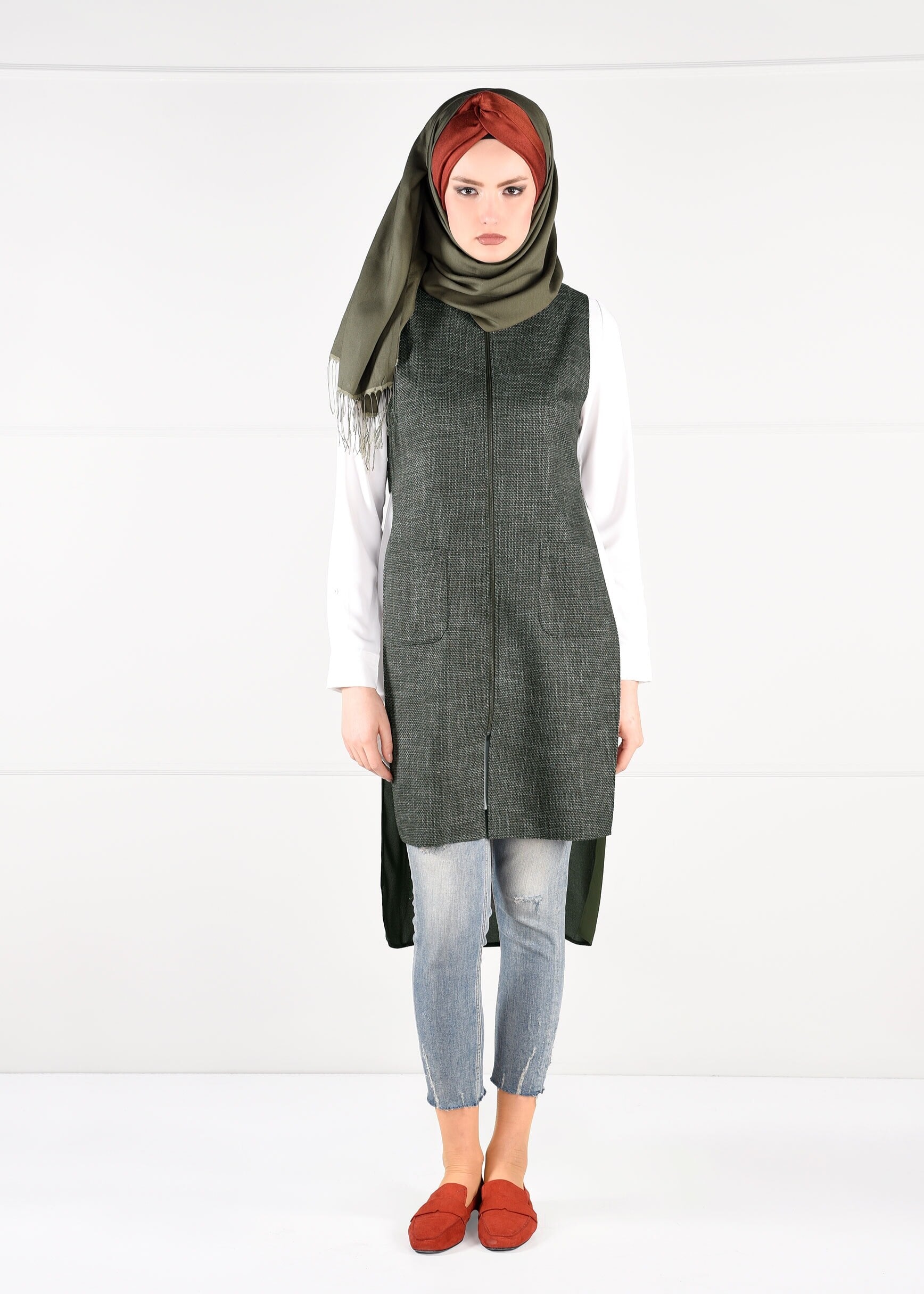 Tesettür giyim HAKİ YANLARI YIRTMAÇLI ASİMETRİK KESİM CEPLİ YELEK 4756