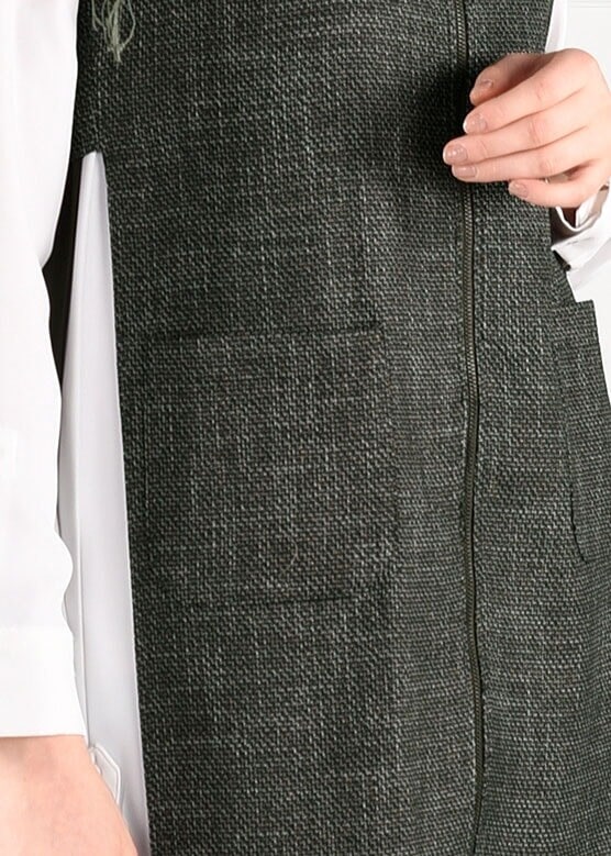 Tesettür giyim HAKİ YANLARI YIRTMAÇLI ASİMETRİK KESİM CEPLİ YELEK 4756