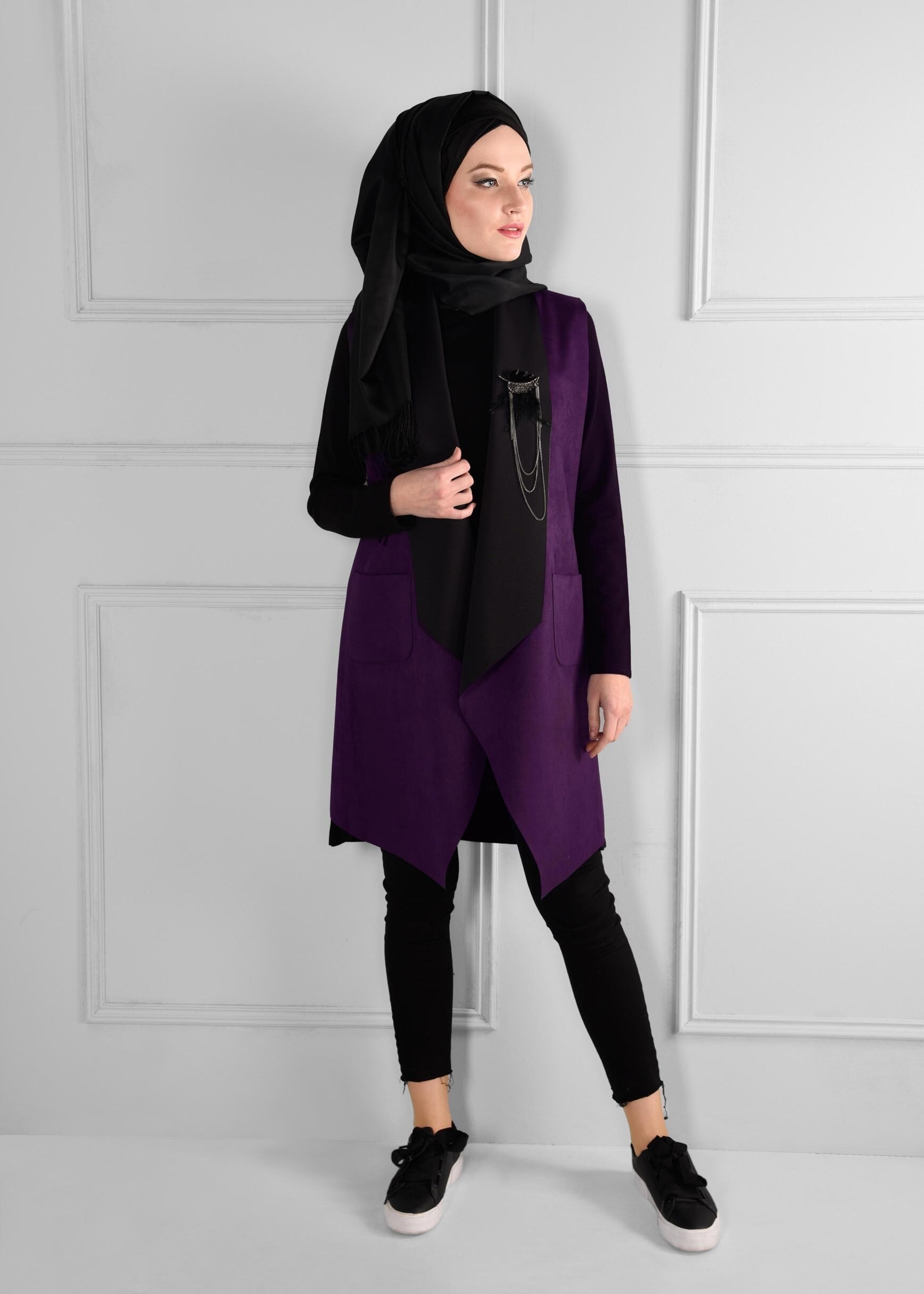 Tesettür giyim MOR BROŞ DETAYLI CEPLİ SÜET YELEK 4759