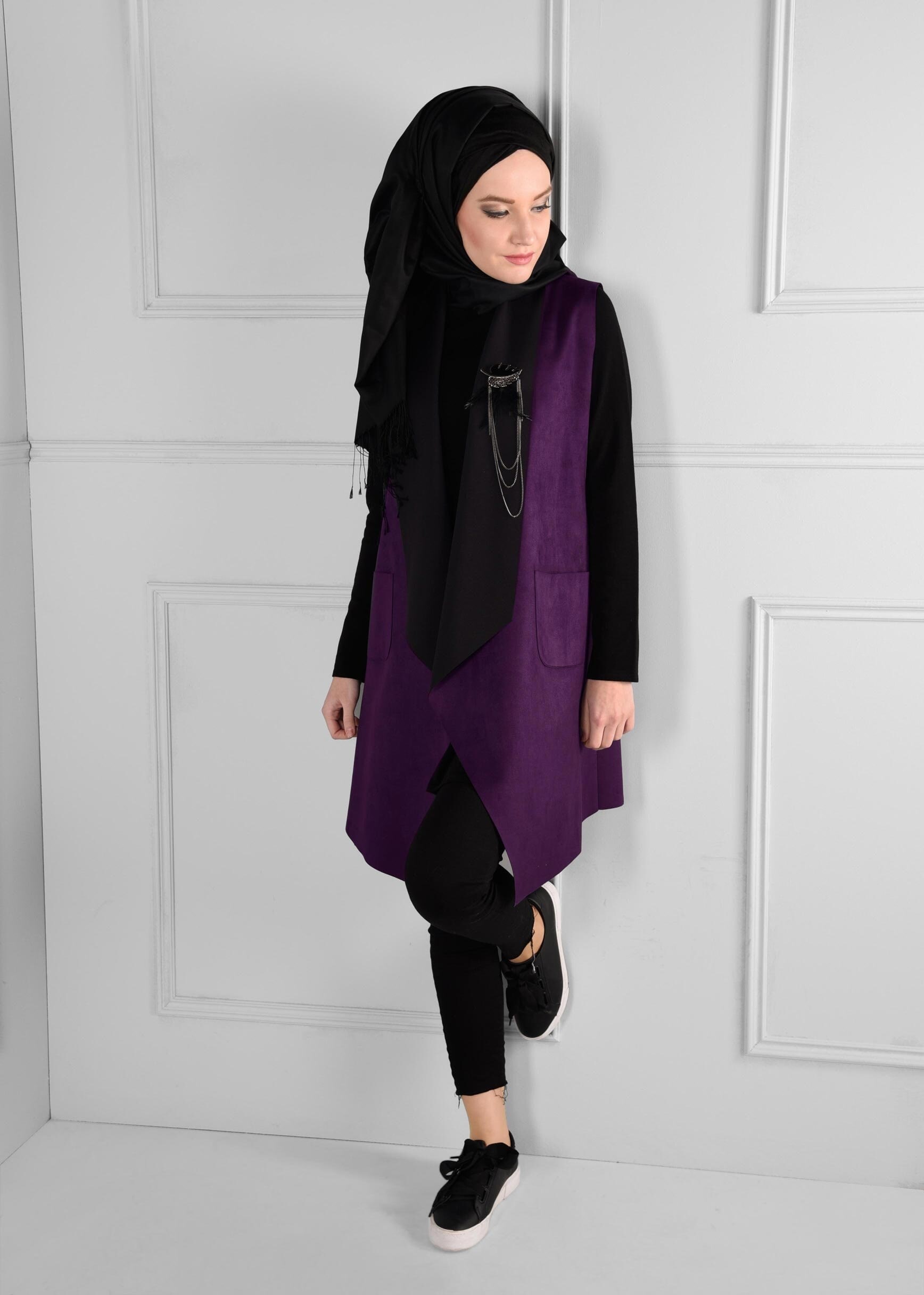 Tesettür giyim MOR BROŞ DETAYLI CEPLİ SÜET YELEK 4759