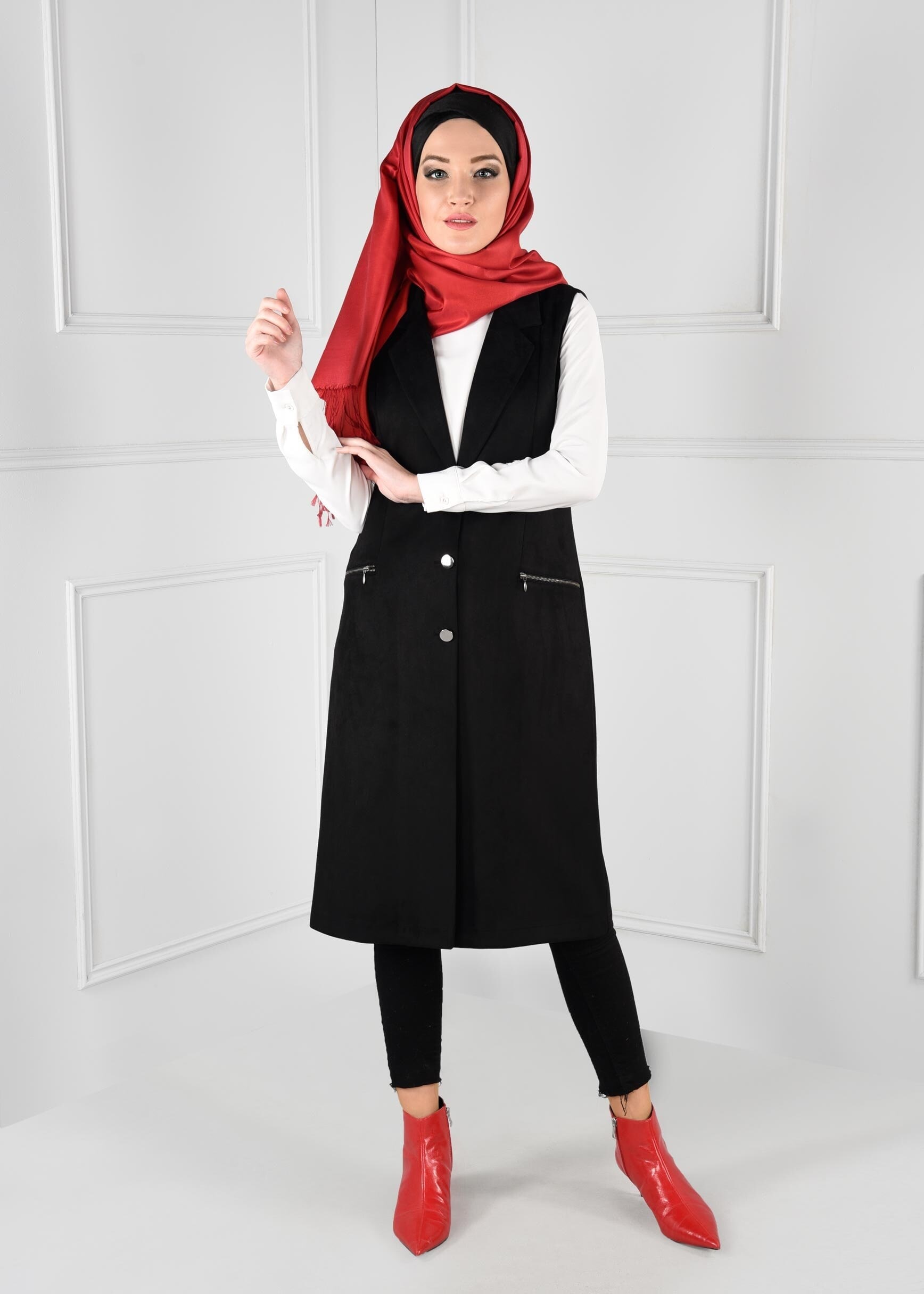 Tesettür giyim SİYAH DÜĞMELİ CEPLİ SÜET YELEK 4792