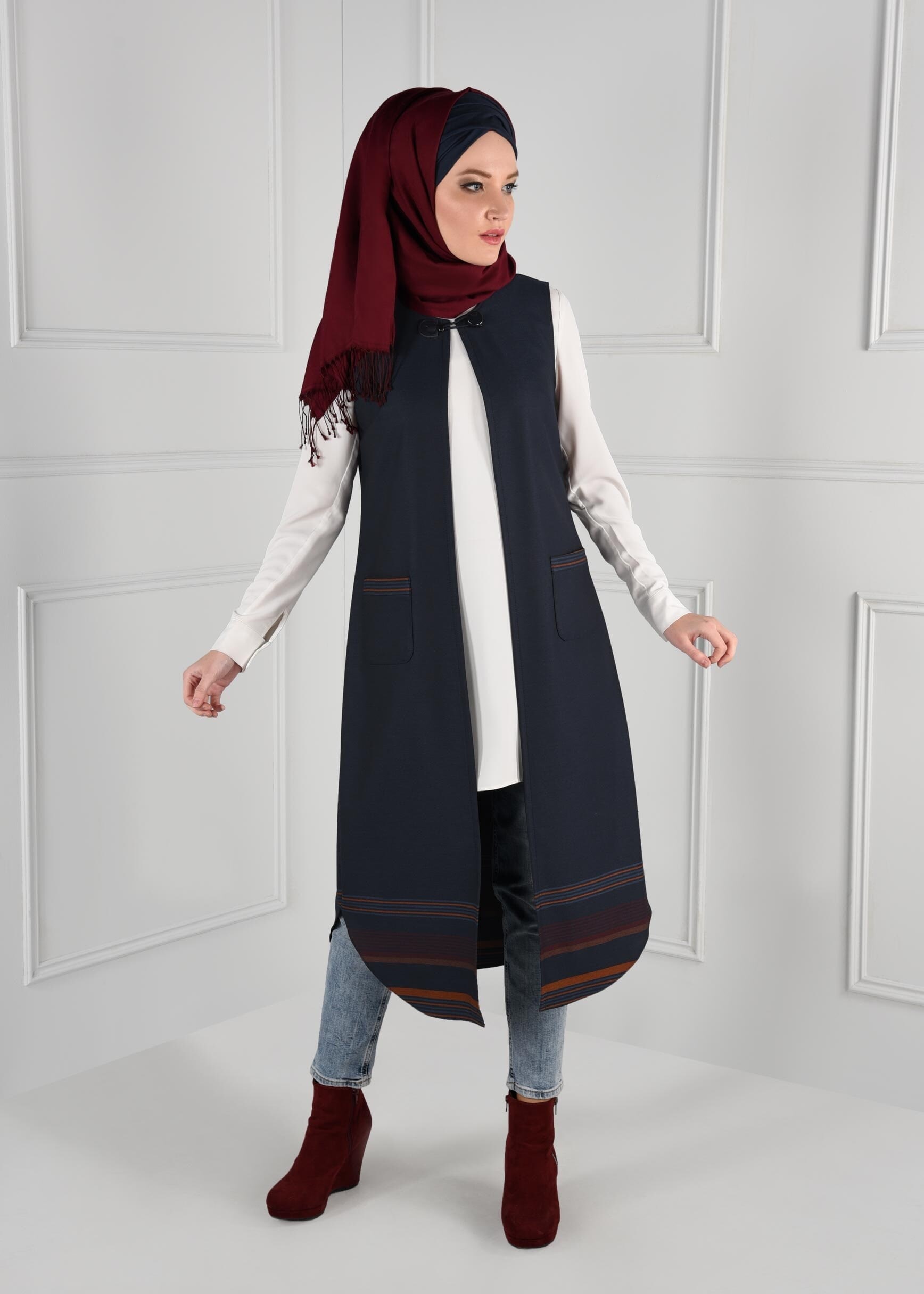 Tesettür giyim LACİVERT ÇİZGİ DETAYLI CEPLİ YELEK 4819