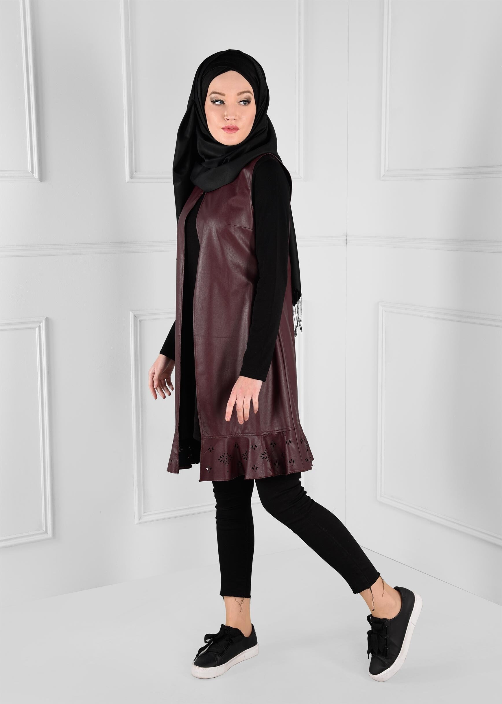 Tesettür giyim BORDO LAZER KESİM VOLANLI DERİ YELEK 4823
