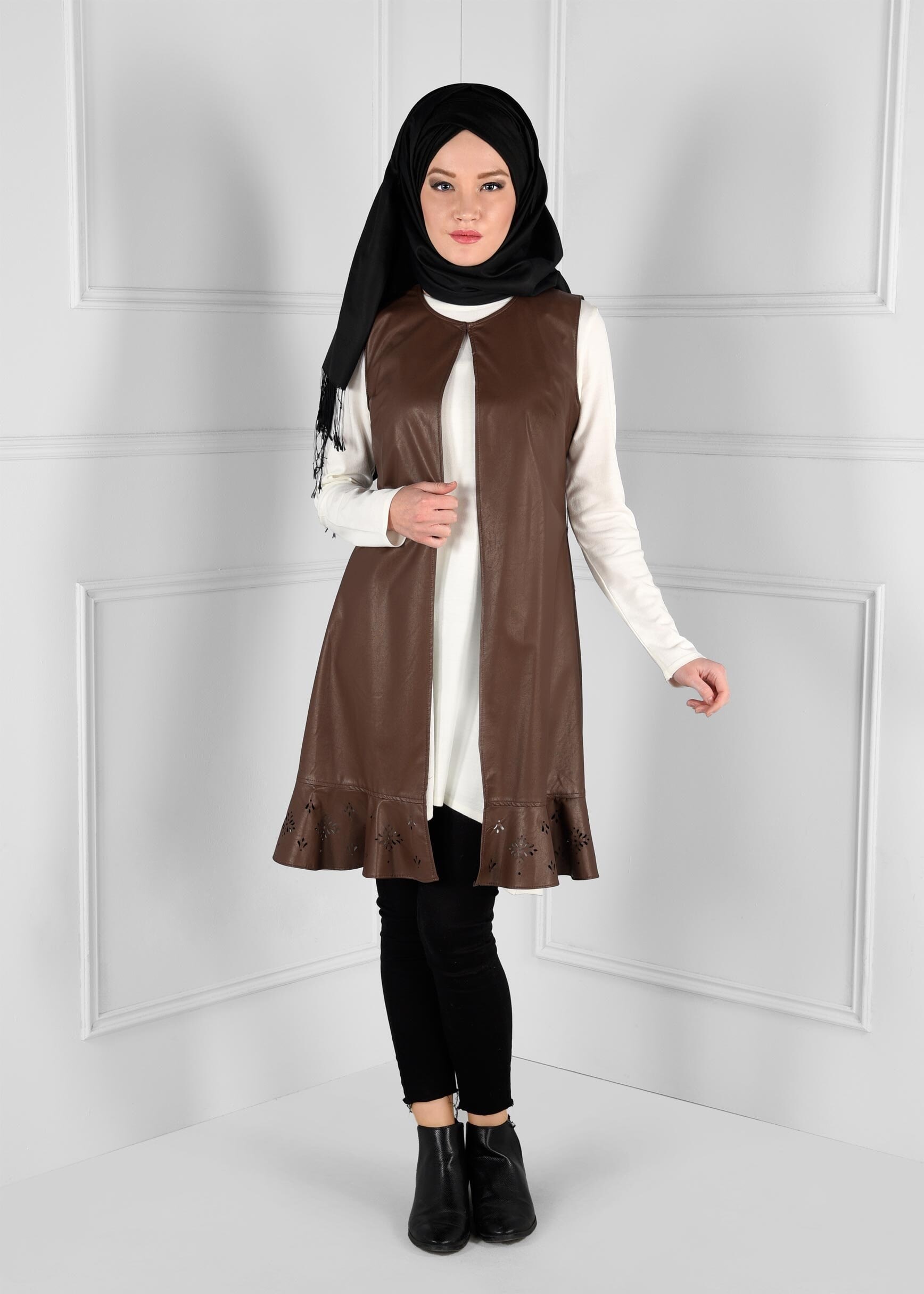 Tesettür giyim KAHVE LAZER KESİM VOLANLI DERİ YELEK 4823
