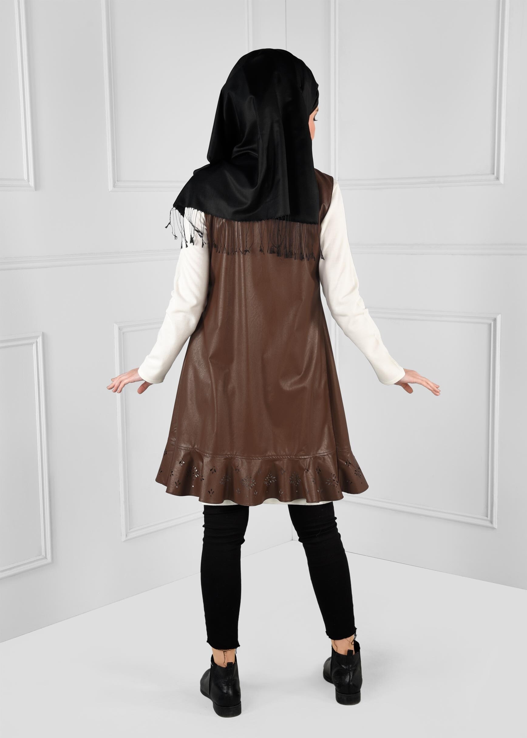 Tesettür giyim KAHVE LAZER KESİM VOLANLI DERİ YELEK 4823