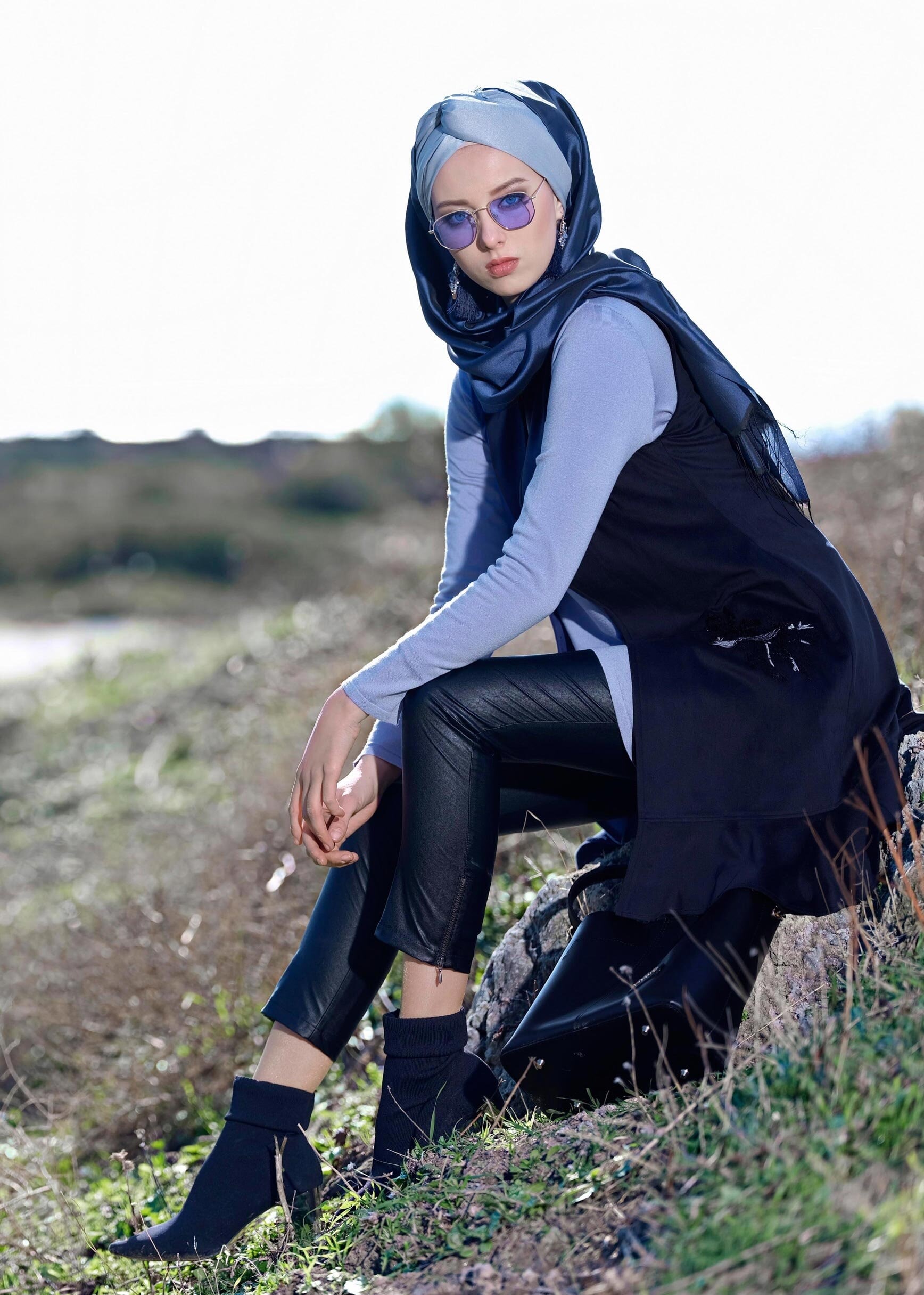 Tesettür giyim LACİVERT PAYET DETAYLI ETEK UCU VOLANLI YELEK 4834