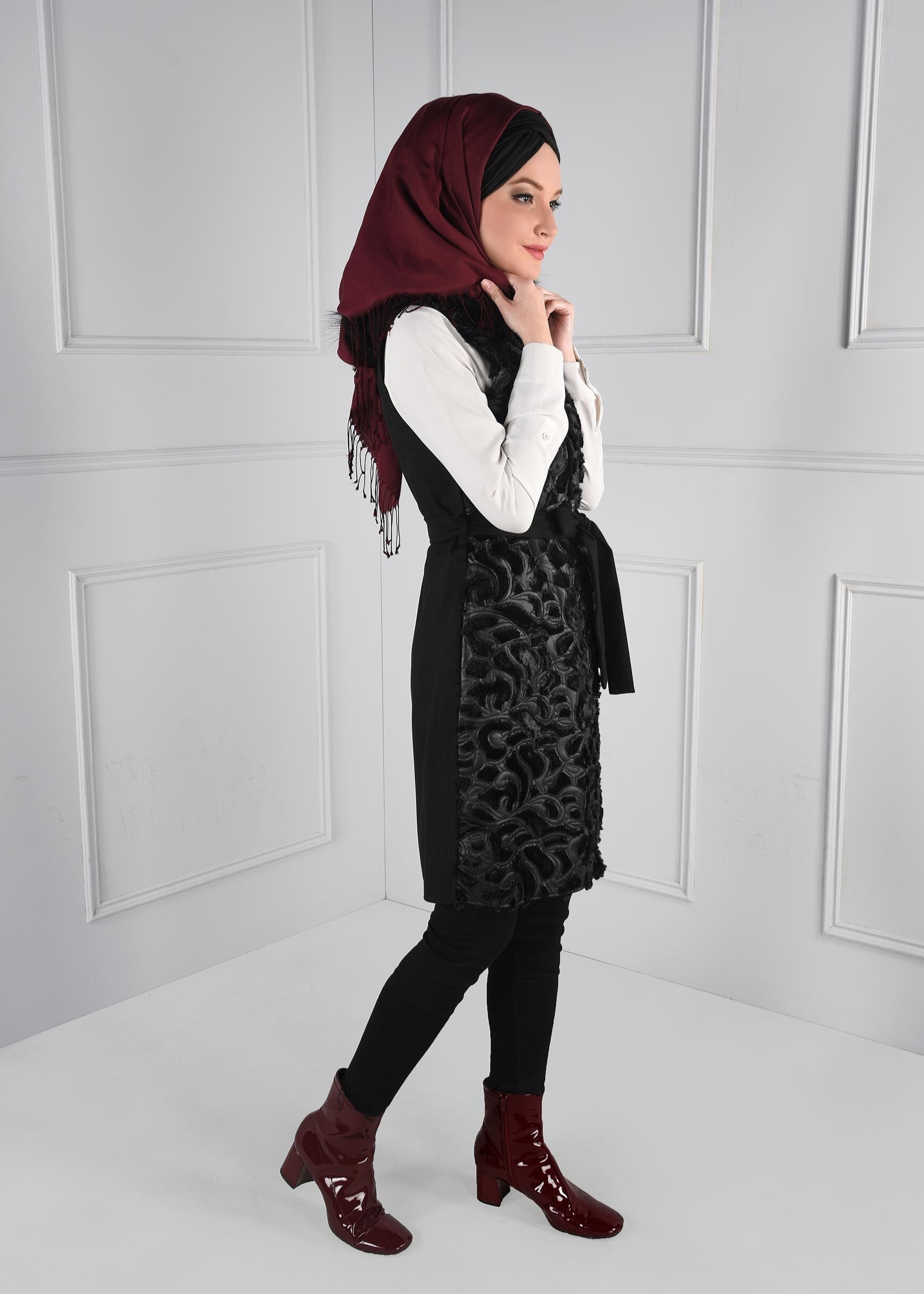 Tesettür giyim SİYAH KAPÜŞONLU KUŞAKLI YELEK 4861