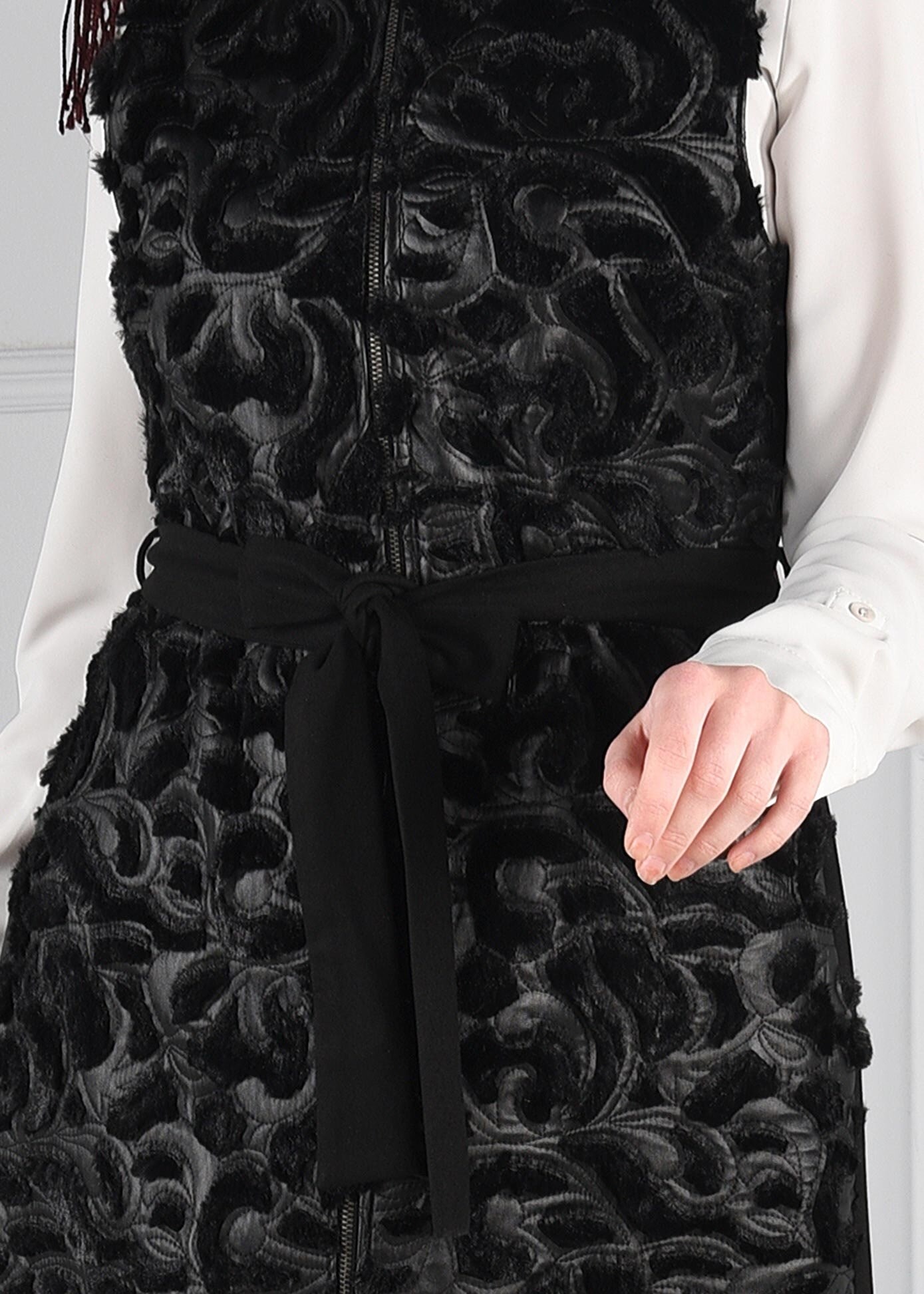 Tesettür giyim SİYAH KAPÜŞONLU KUŞAKLI YELEK 4861