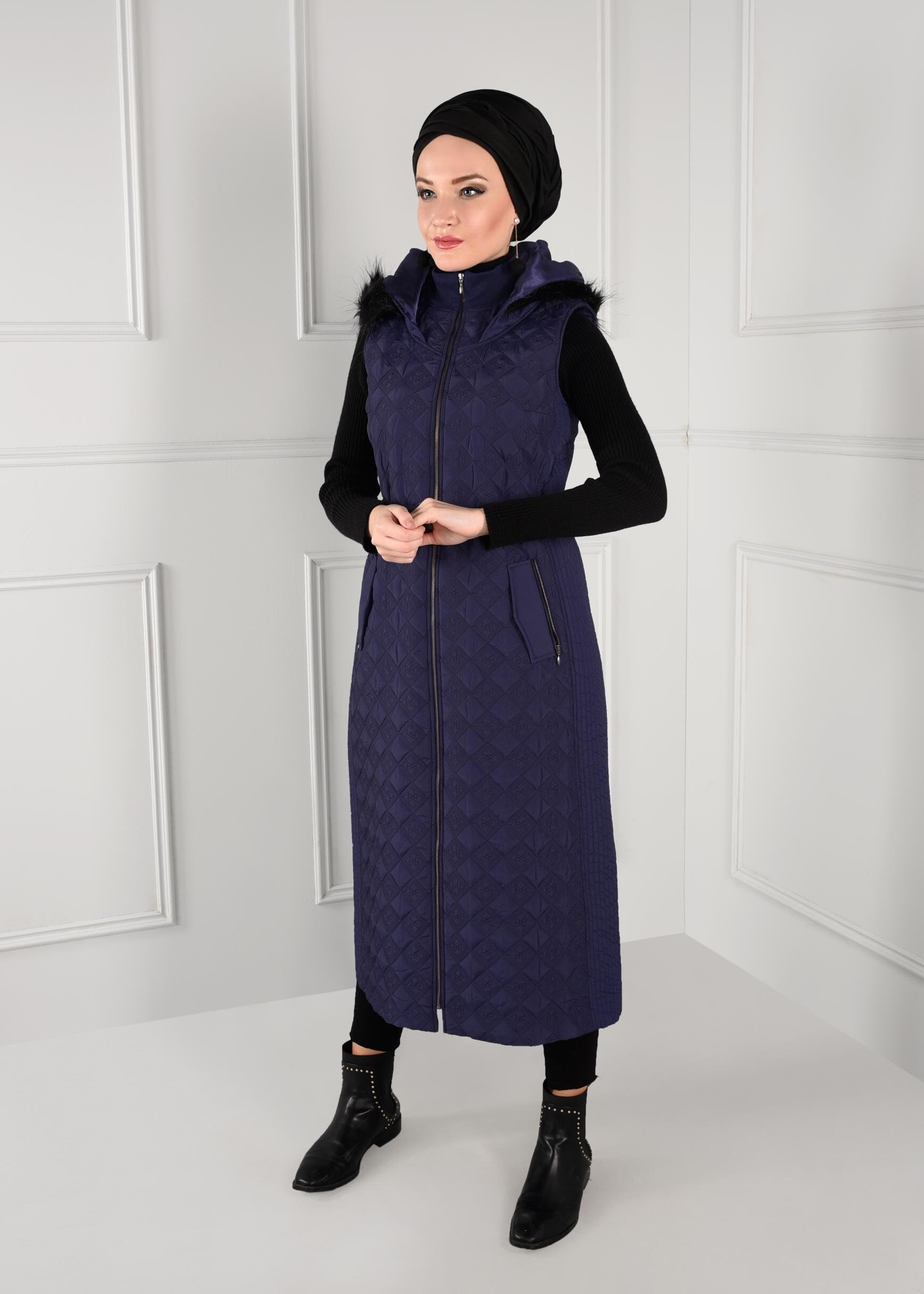Tesettür giyim LACİVERT KÜRKLÜ KAPÜŞONLU FERMUARLI YELEK 9748