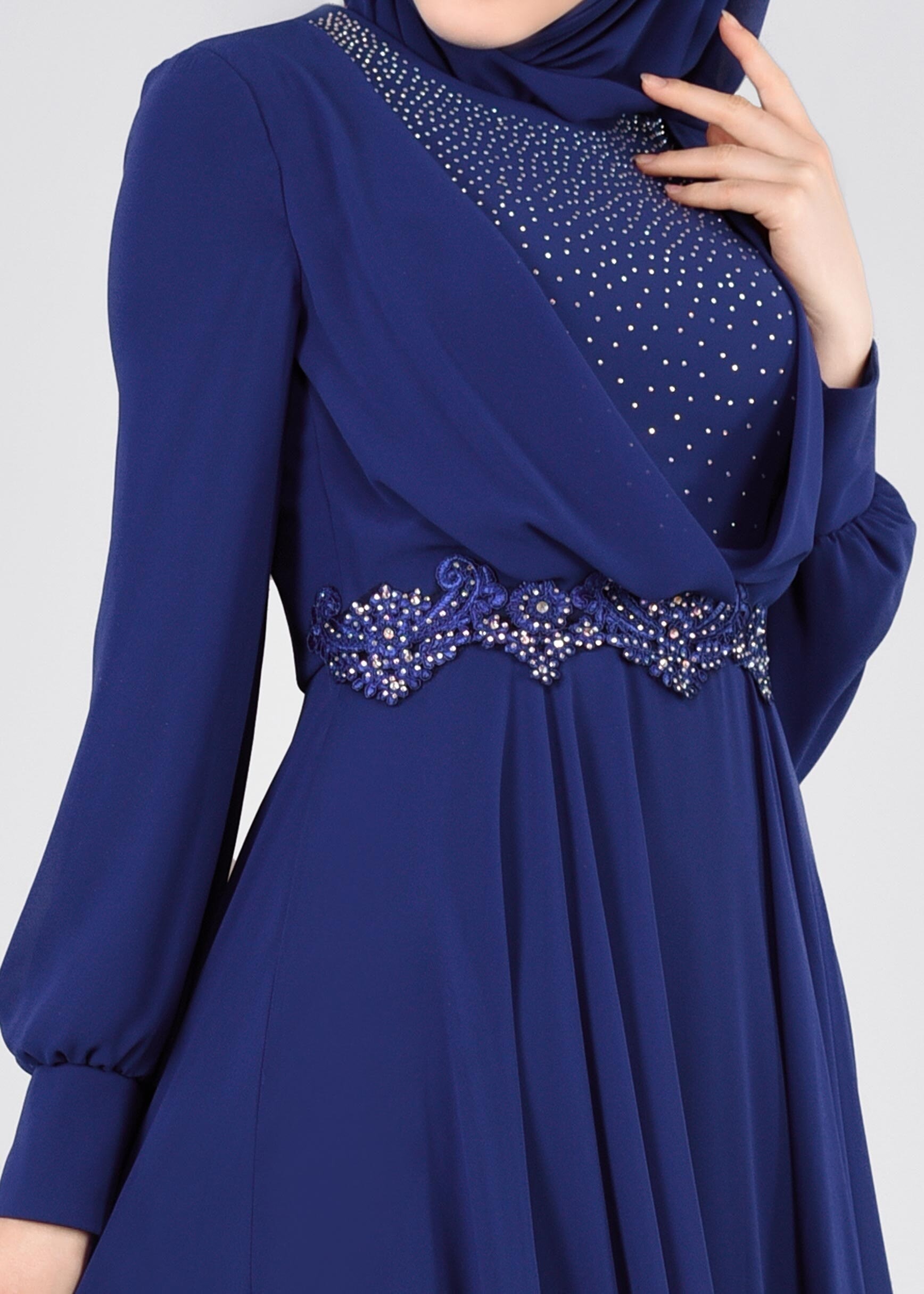 Tesettür giyim LACİVERT TAŞLI BELİ İŞLEMELİ MULTİ ŞİFON ABİYE ELBİSE 5357 