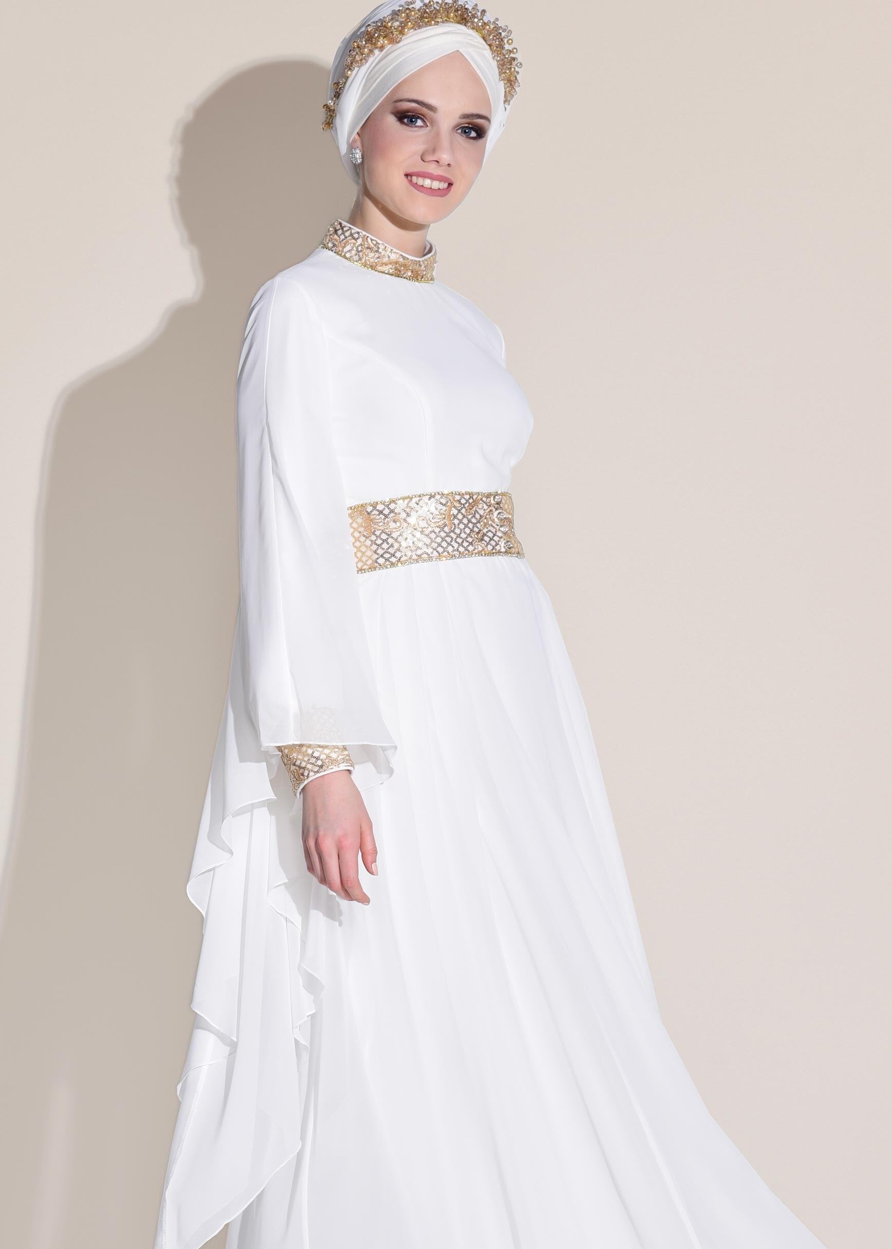 Tesettür giyim BEYAZ KOLLARI VOLANLI HAKİM YAKA MULTİ ŞİFON ABİYE ELBİSE 5410