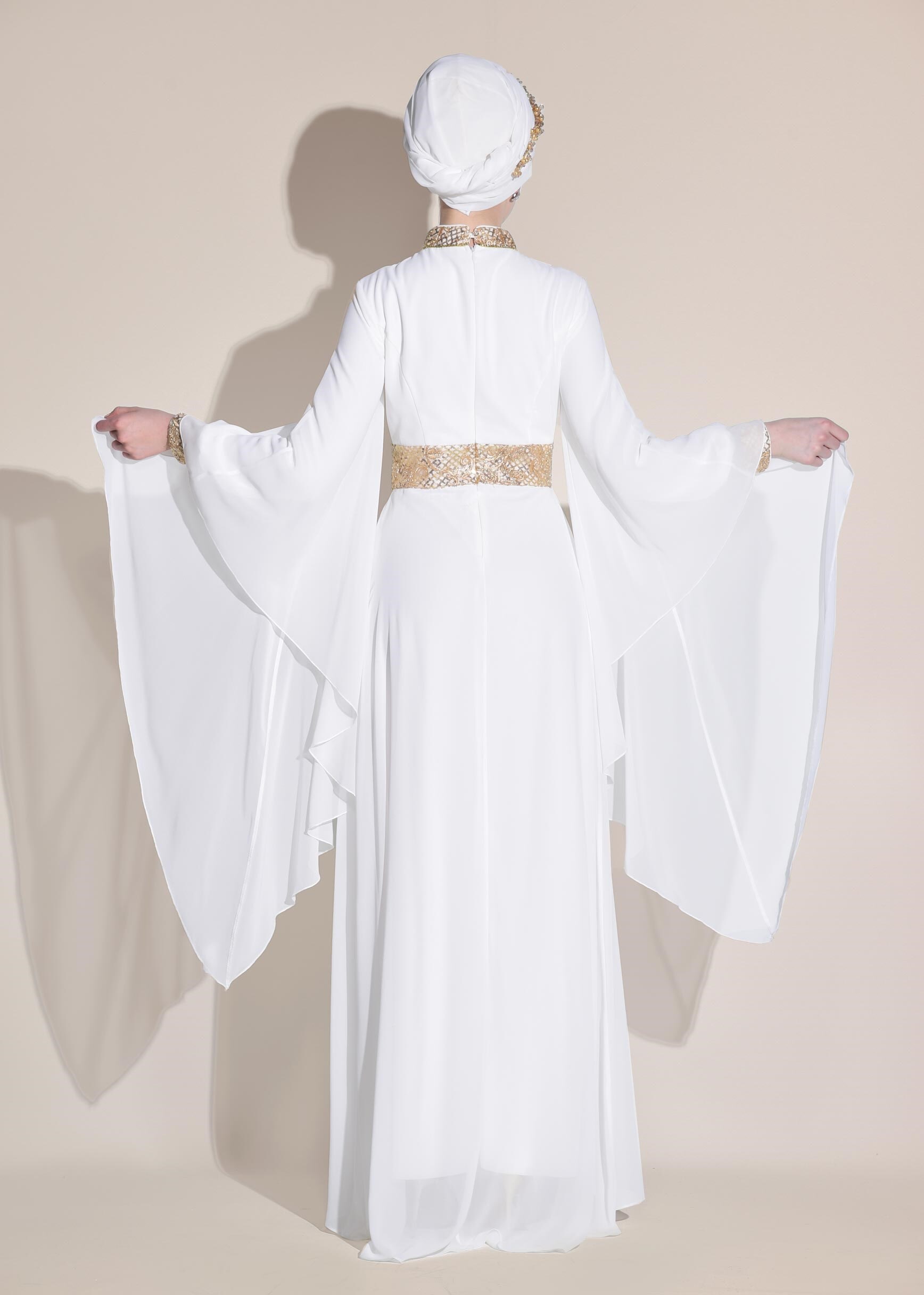 Tesettür giyim BEYAZ KOLLARI VOLANLI HAKİM YAKA MULTİ ŞİFON ABİYE ELBİSE 5410