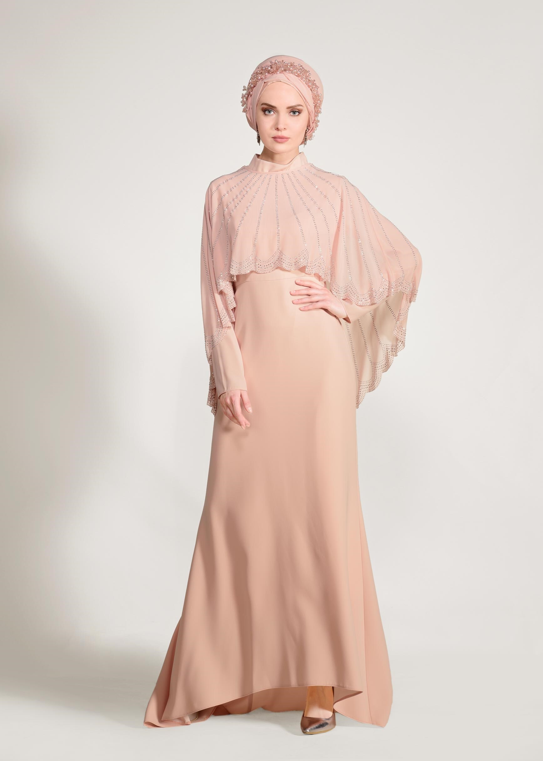 Tesettür giyim PUDRA KISA PELERİN DETAYLI TAŞ BASKILI ABİYE ELBİSE 5420
