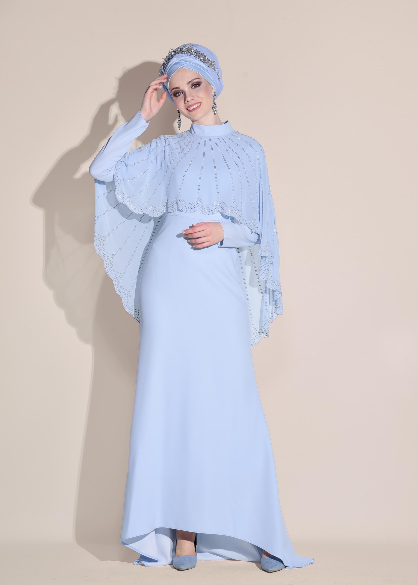 Tesettür giyim MAVİ KISA PELERİN DETAYLI TAŞ BASKILI ABİYE ELBİSE 5420