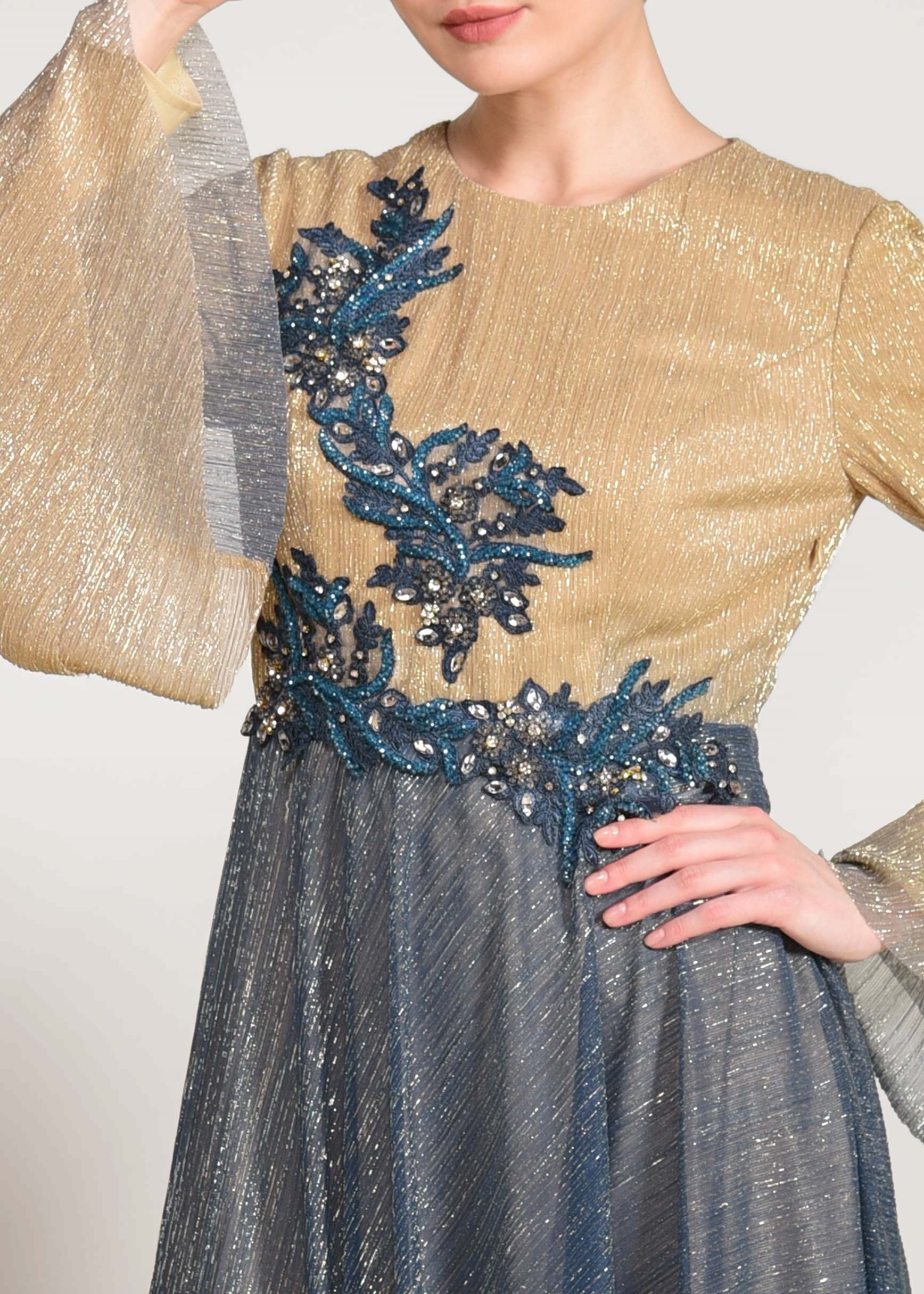 Tesettür giyim BEJ DEGRADE PLİSELİ SİM KUMAŞ ABİYE ELBİSE 5424