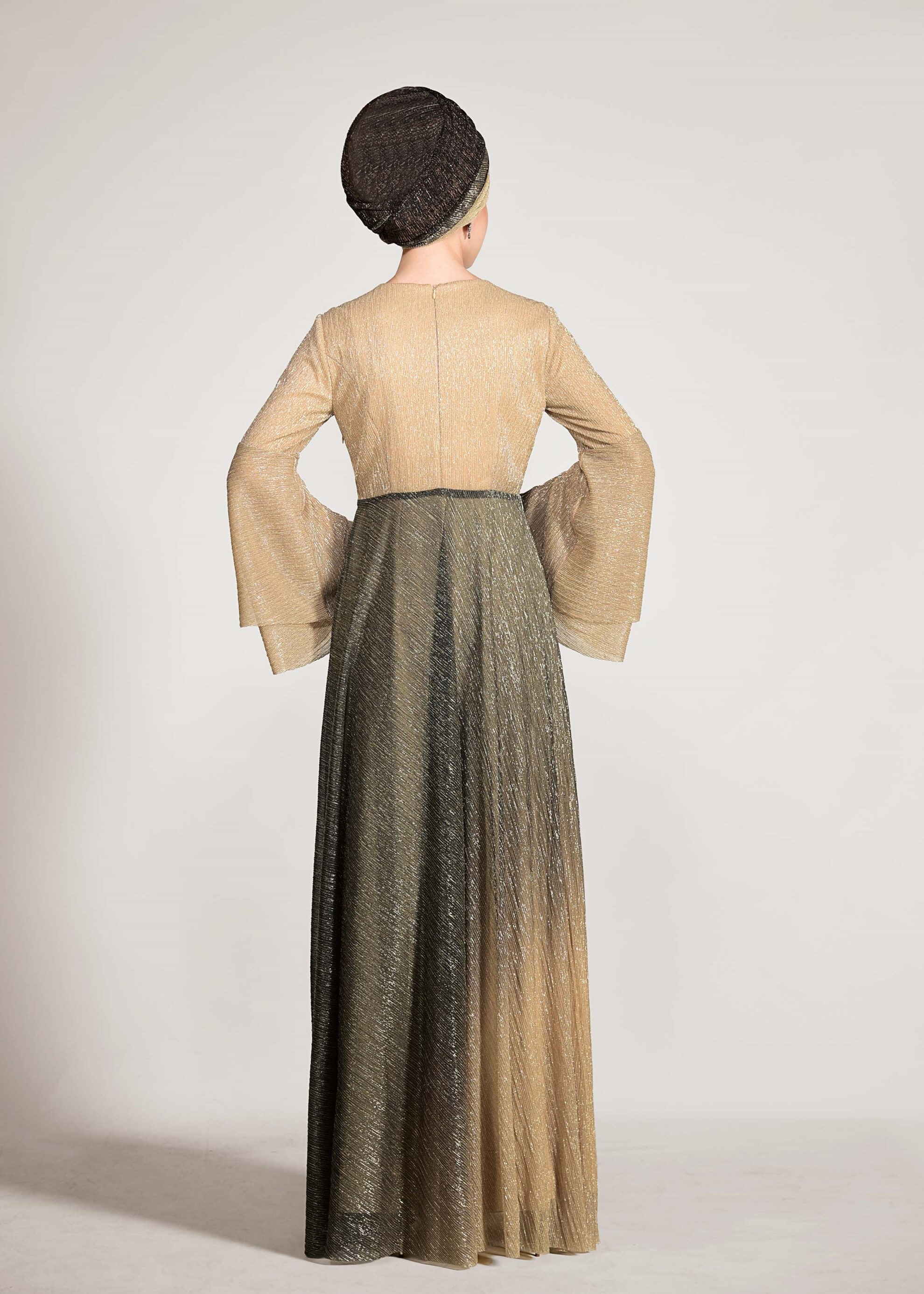 Tesettür giyim BEJ DEGRADE PLİSELİ SİM KUMAŞ ABİYE ELBİSE 5424