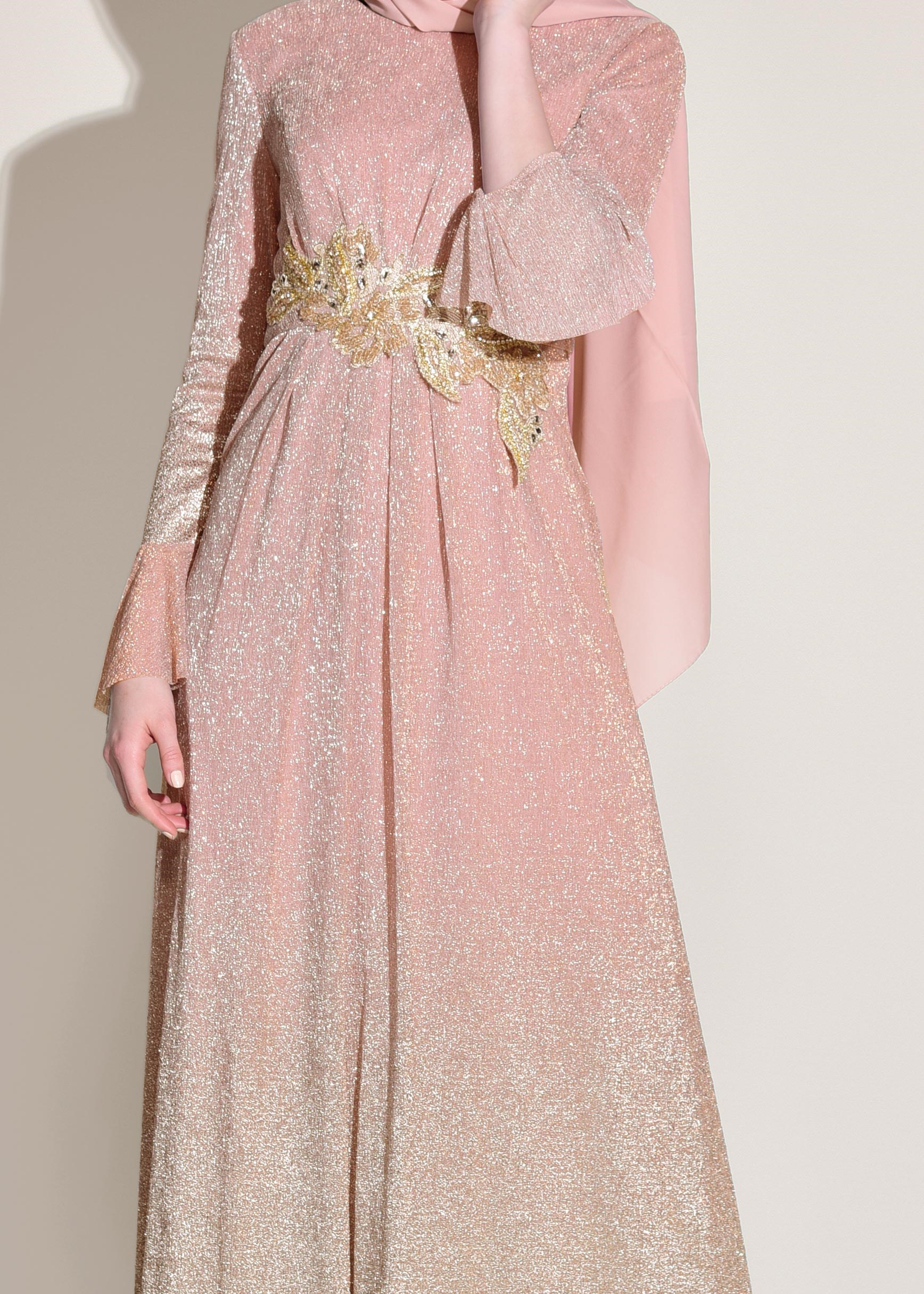 Tesettür giyim PUDRA RENK GEÇİŞLİ SİMLİ ABİYE ELBİSE 5430