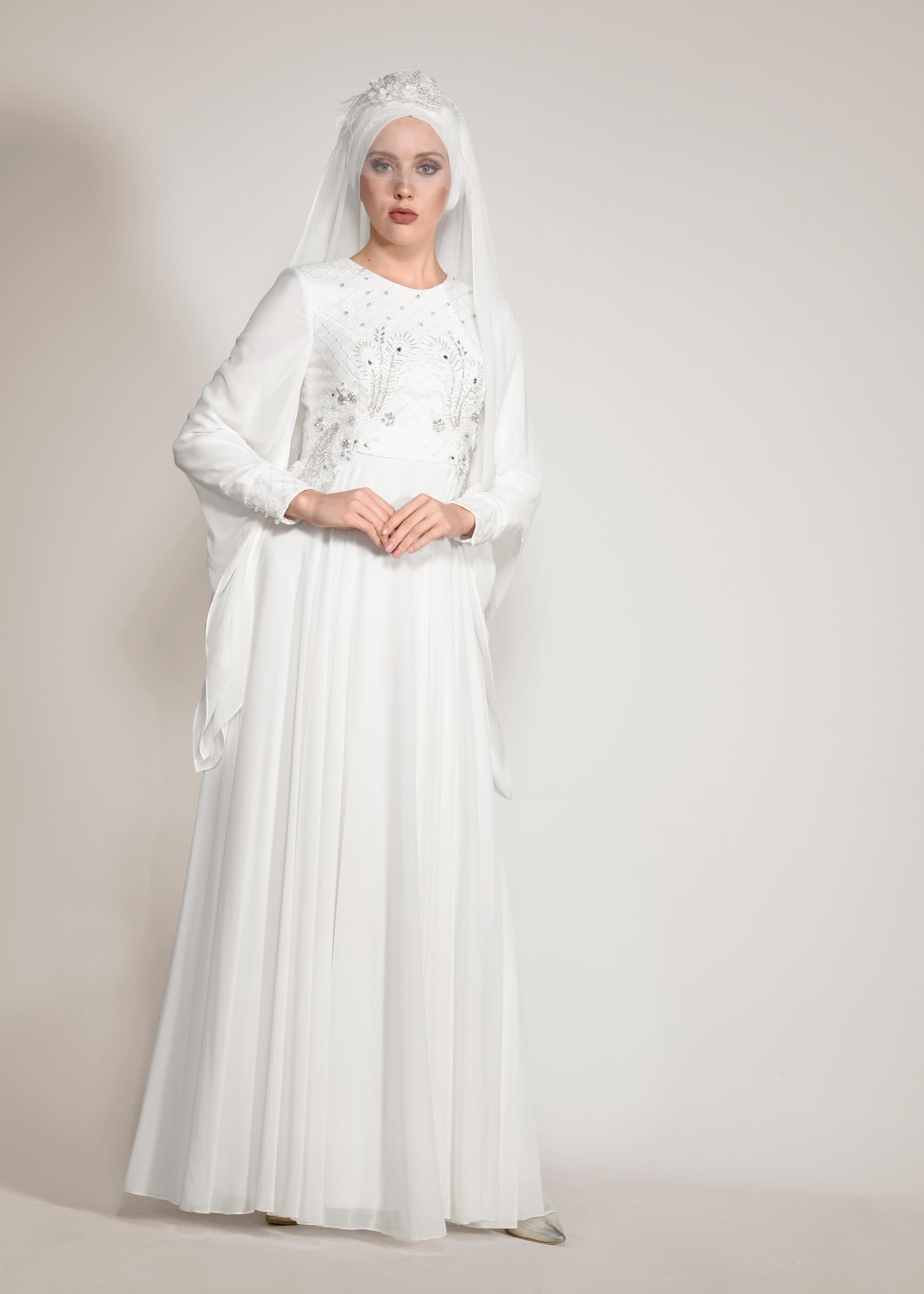 Tesettür giyim BEYAZ BONCUK VE TAŞ İŞLEMELİ MULTİ ŞİFON ABİYE ELBİSE 5436