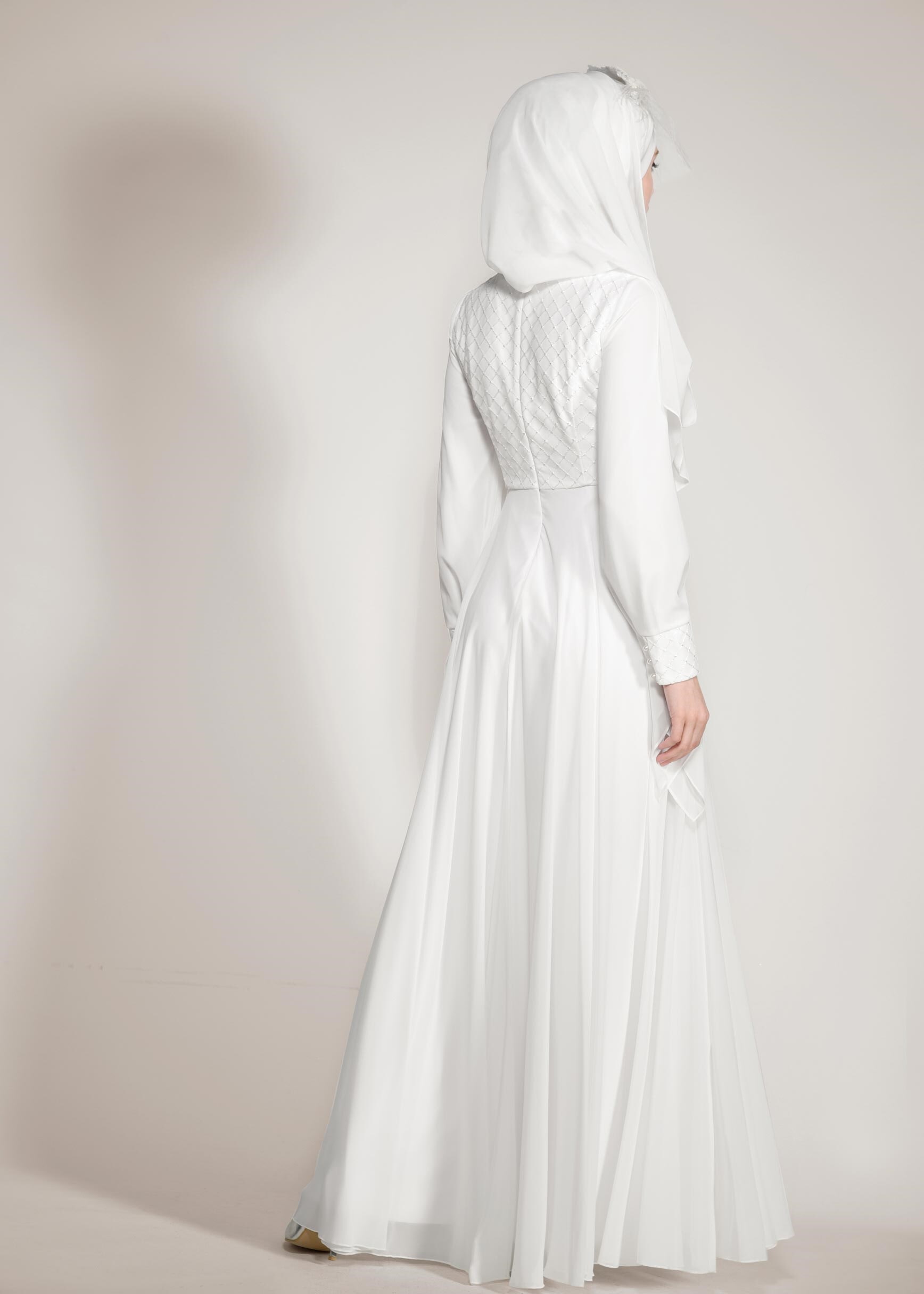 Tesettür giyim BEYAZ BONCUK VE TAŞ İŞLEMELİ MULTİ ŞİFON ABİYE ELBİSE 5436