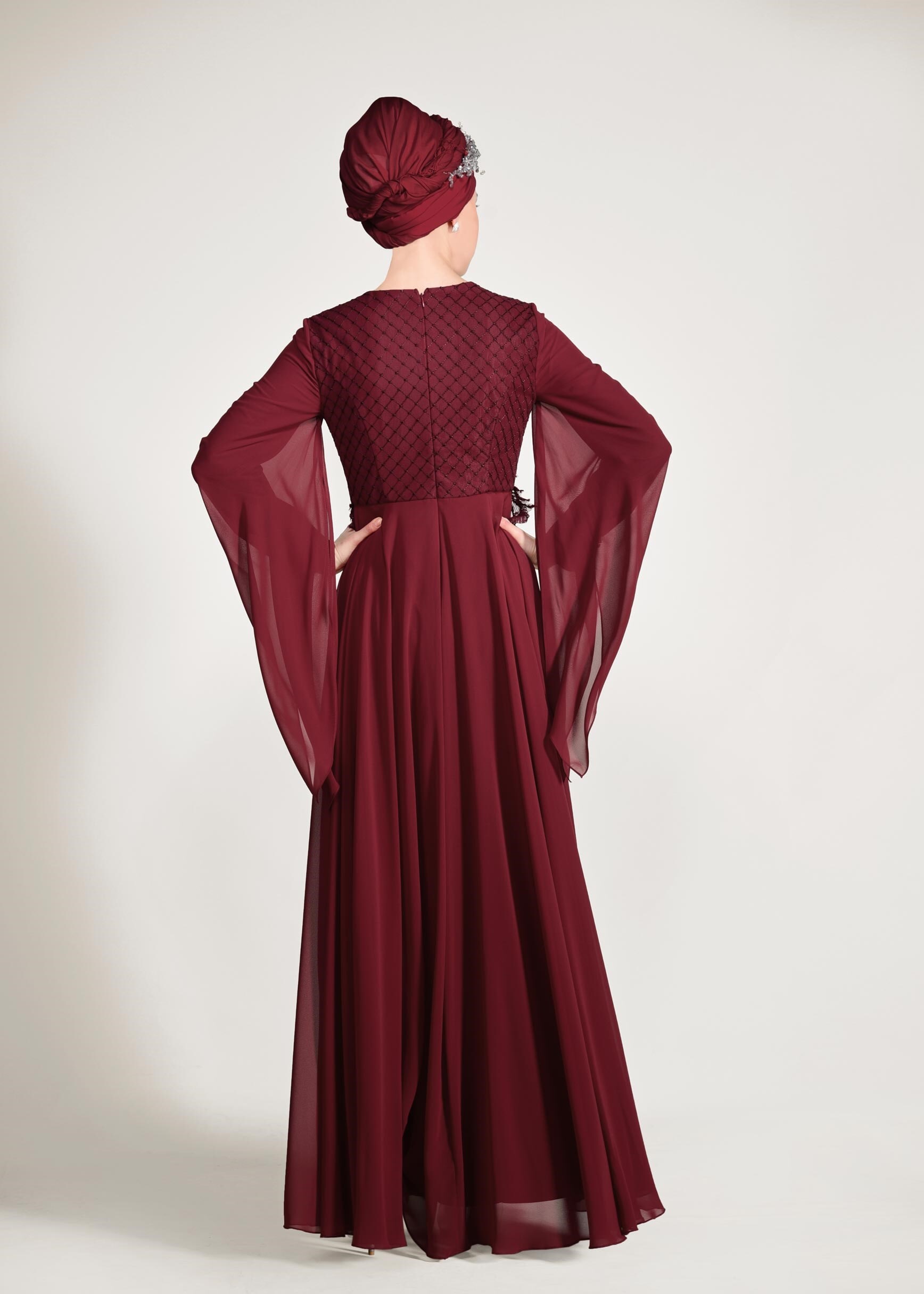 Tesettür giyim BORDO BONCUK VE TAŞ İŞLEMELİ MULTİ ŞİFON ABİYE ELBİSE 5436