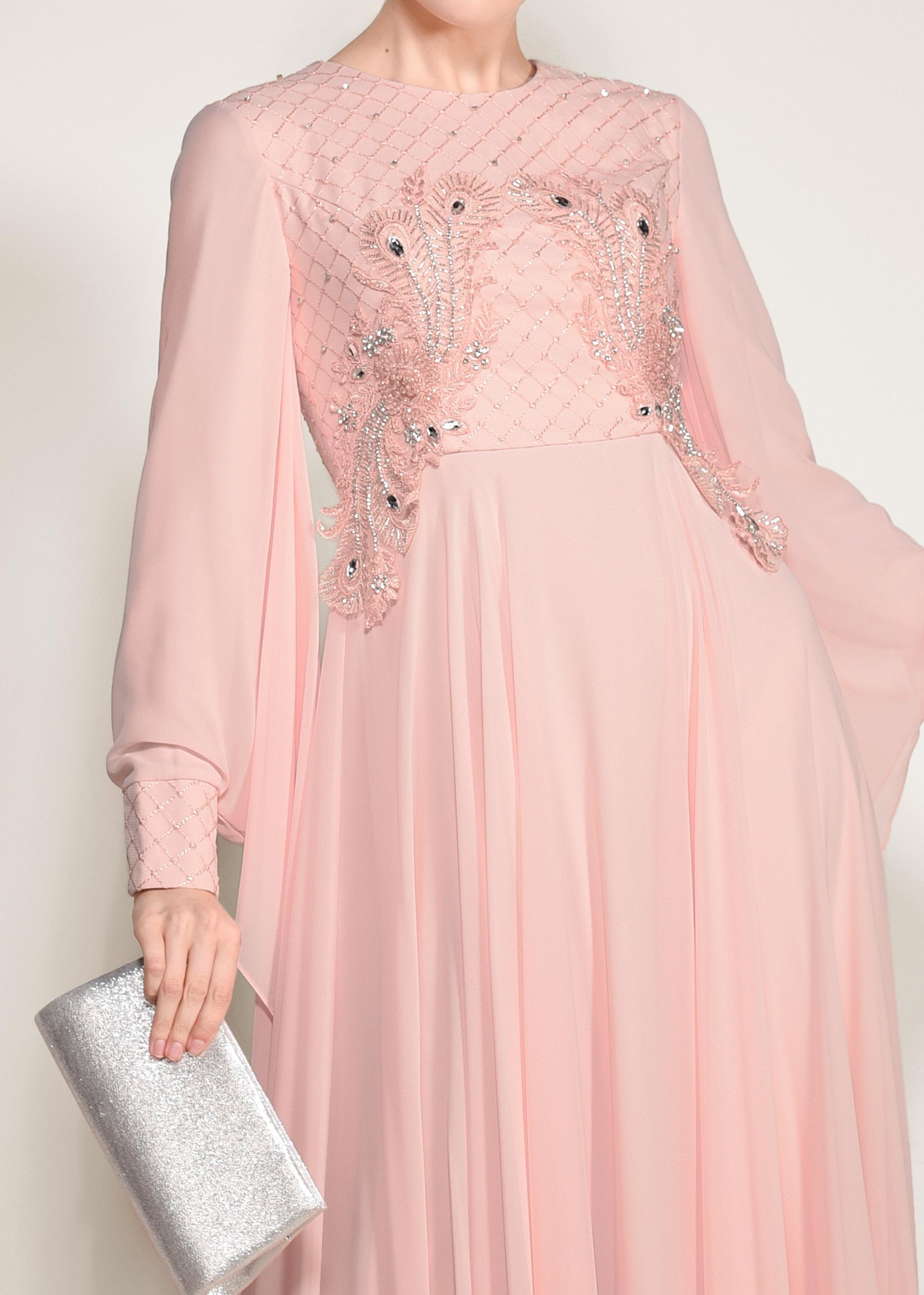 Tesettür giyim PUDRA BONCUK VE TAŞ İŞLEMELİ MULTİ ŞİFON ABİYE ELBİSE 5436