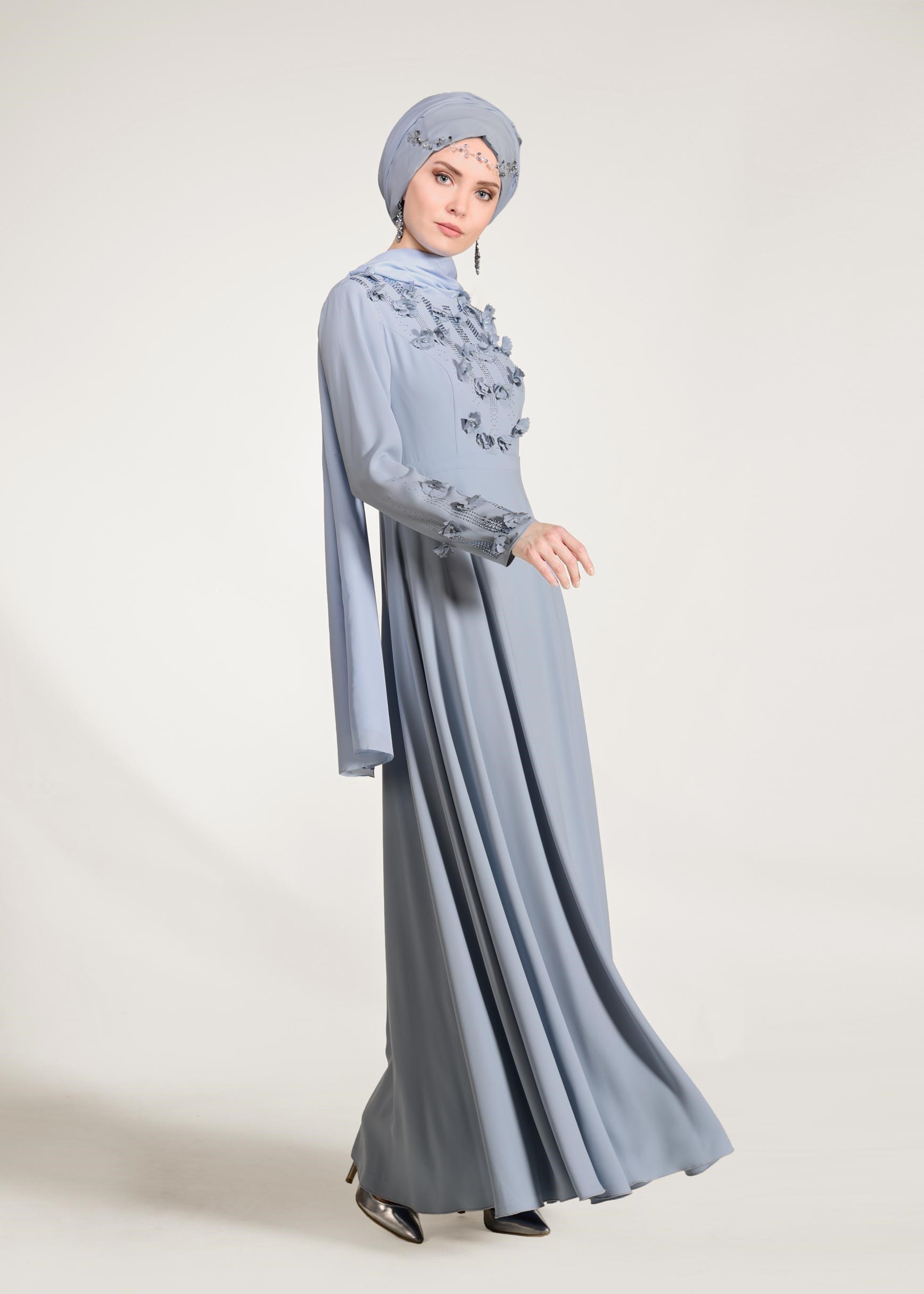 Tesettür giyim MAVİ ÜÇ BOYUTLU ÇİÇEK DETAYLI ABİYE ELBİSE 5438