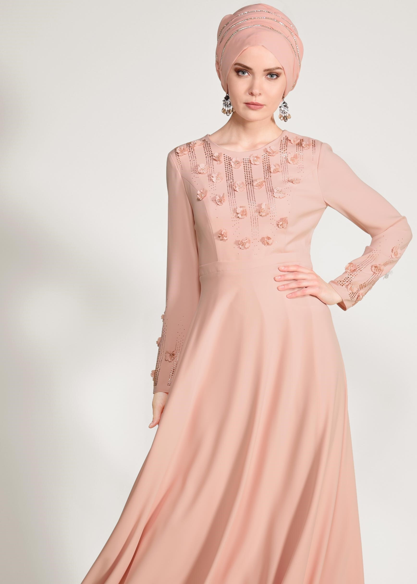 Tesettür giyim PUDRA ÜÇ BOYUTLU ÇİÇEK DETAYLI ABİYE ELBİSE 5438