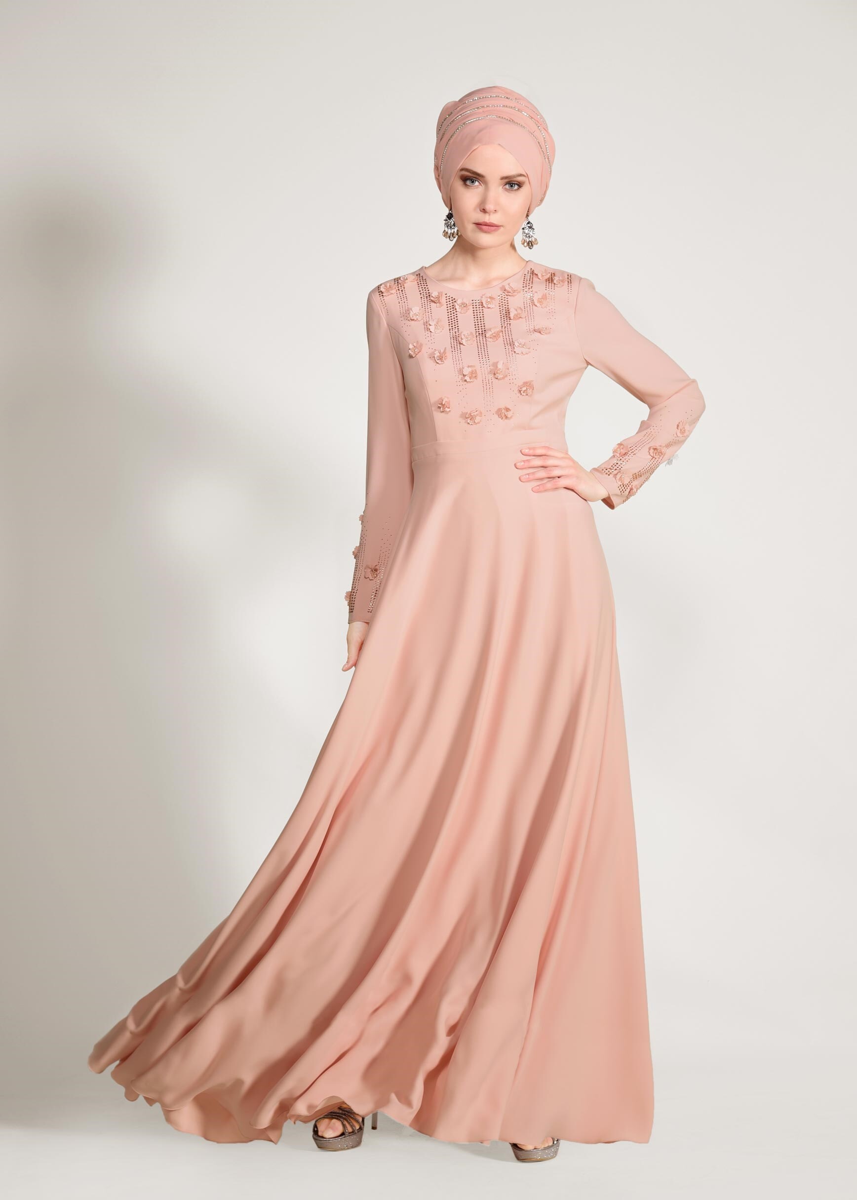 Tesettür giyim PUDRA ÜÇ BOYUTLU ÇİÇEK DETAYLI ABİYE ELBİSE 5438