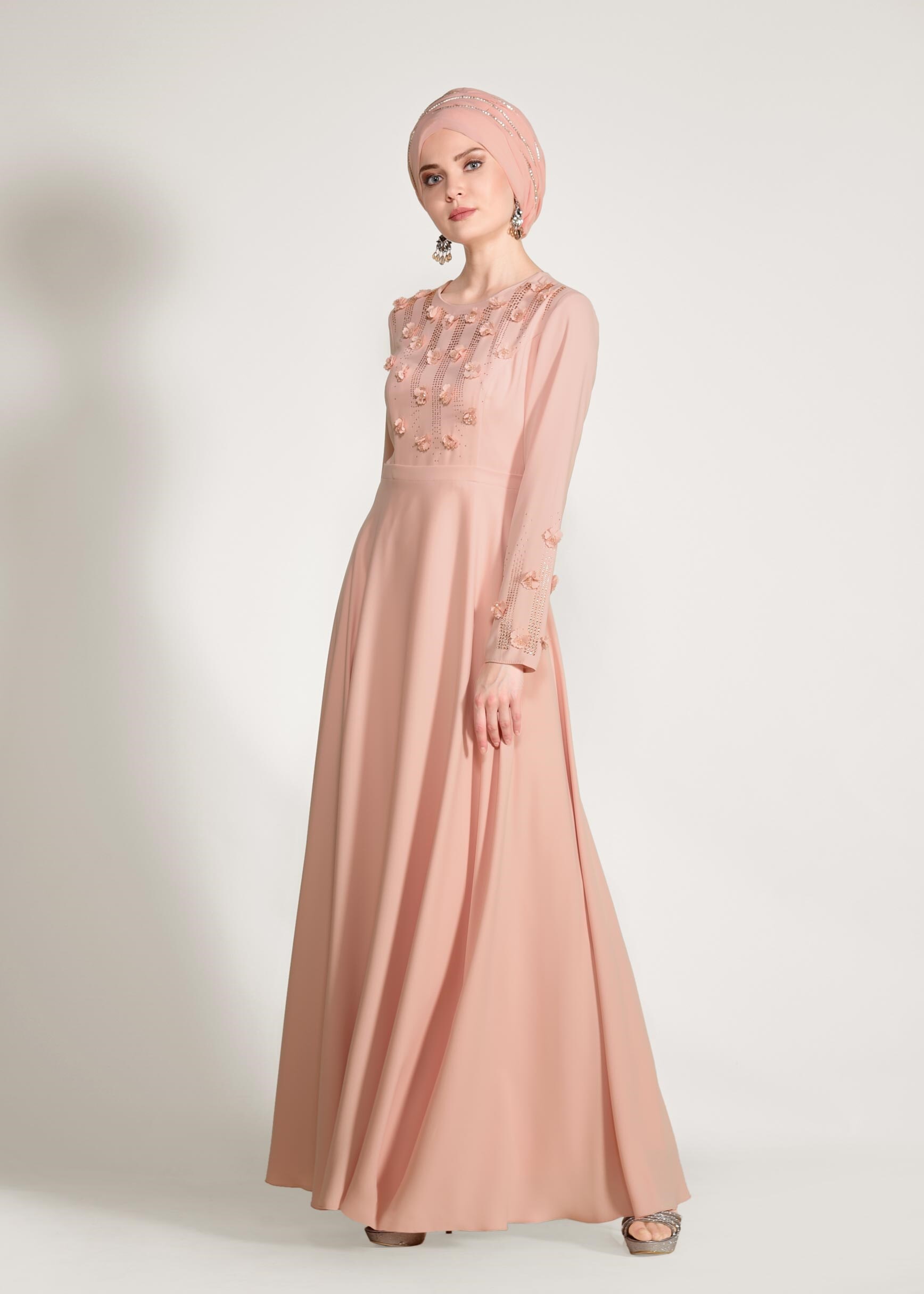 Tesettür giyim PUDRA ÜÇ BOYUTLU ÇİÇEK DETAYLI ABİYE ELBİSE 5438