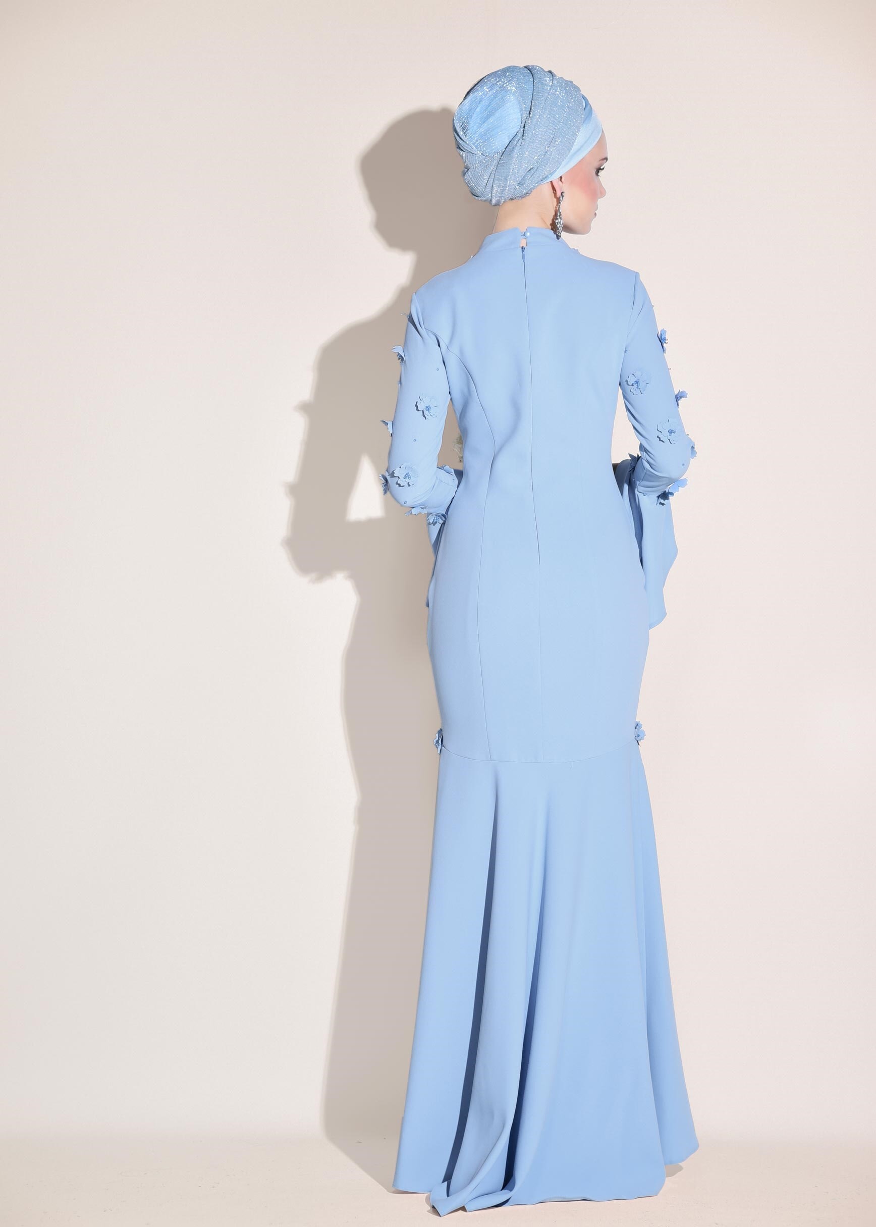 Tesettür giyim MAVİ ÜÇ BOYUT ÇİÇEKLİ VOLANLI ABİYE ELBİSE 5444 