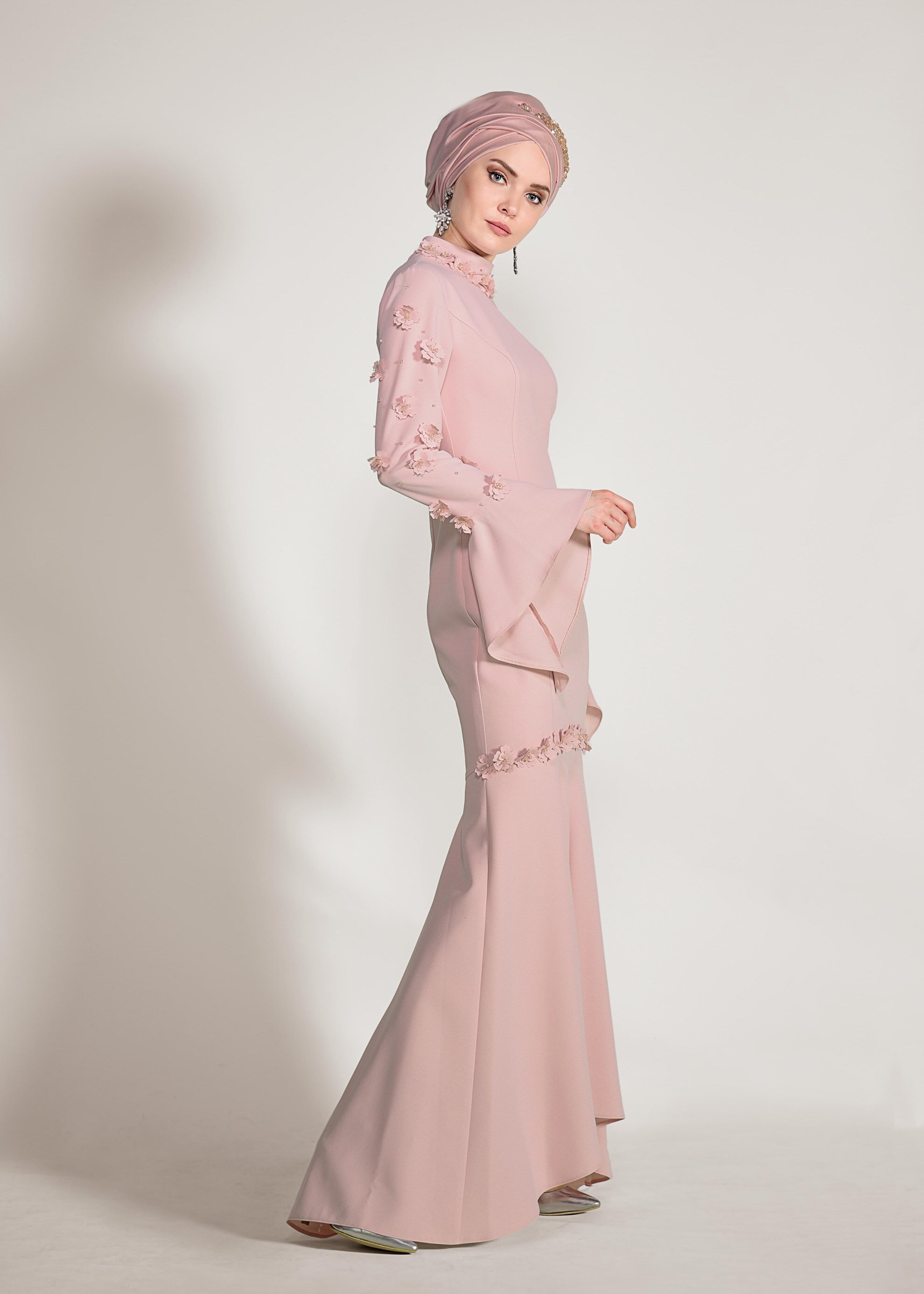 Tesettür giyim PUDRA ÜÇ BOYUT ÇİÇEKLİ VOLANLI ABİYE ELBİSE 5444 