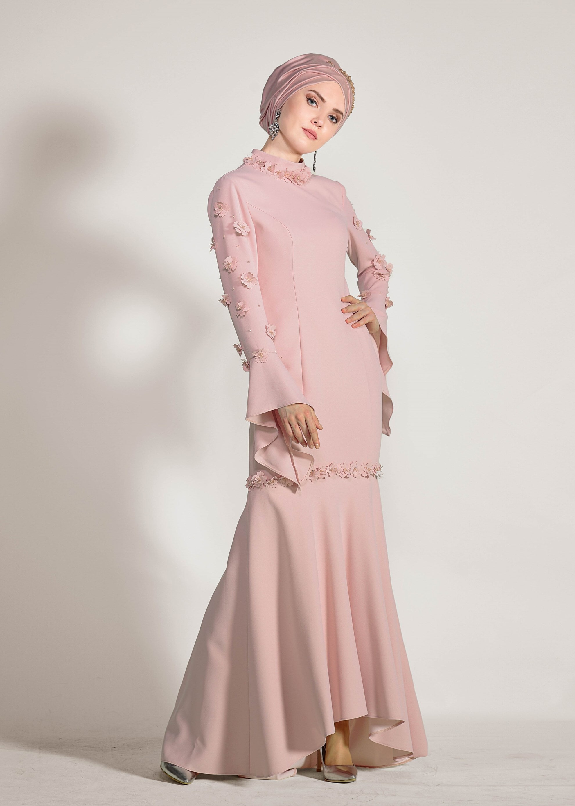Tesettür giyim PUDRA ÜÇ BOYUT ÇİÇEKLİ VOLANLI ABİYE ELBİSE 5444 