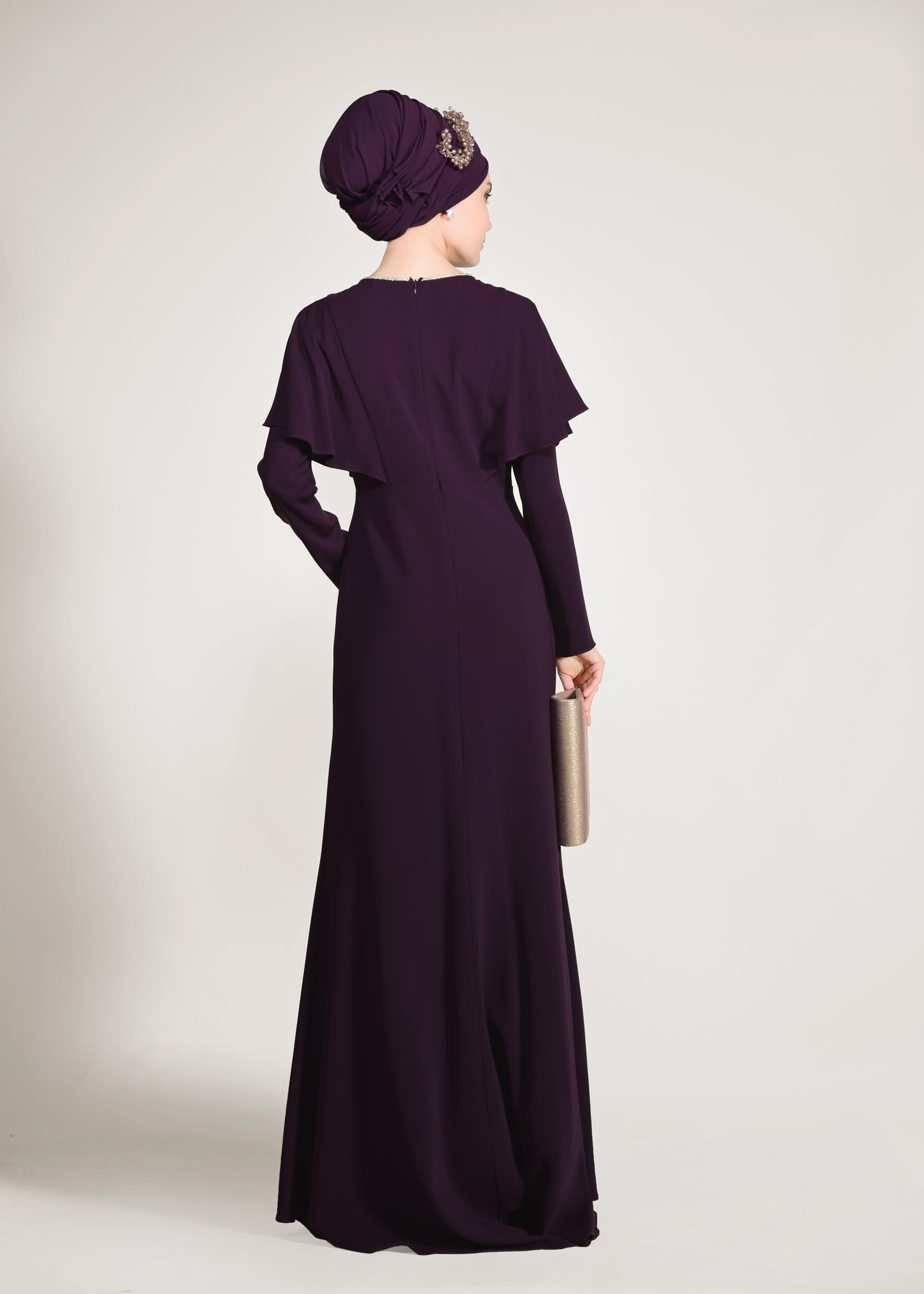 Tesettür giyim MOR OMUZLARI VOLANLI GÜPÜR DETAYLI ABİYE 5446 